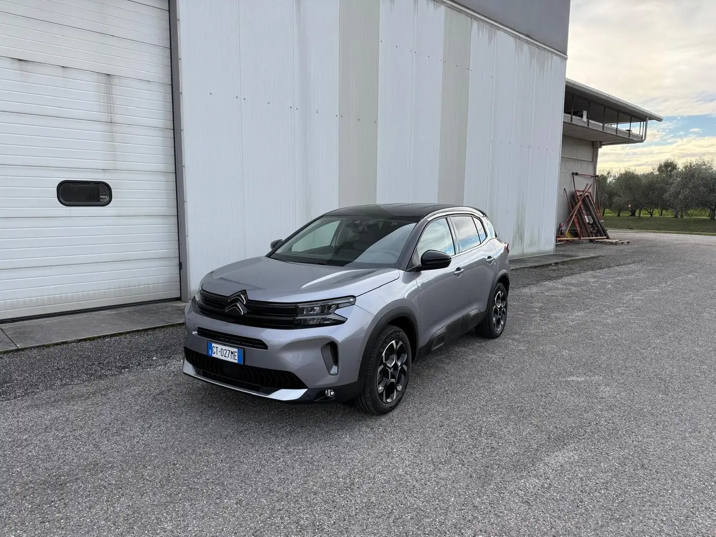 Citroen C5 Aircross 1.2 hybrid Max 136cv e-dcs6 "KM0" Grau - 1