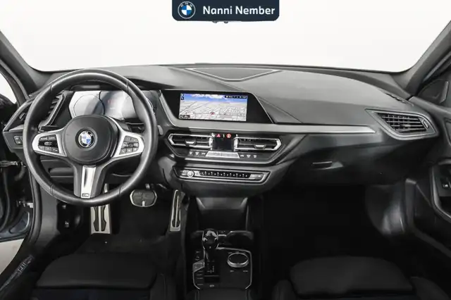 BMW 1 Series view 10