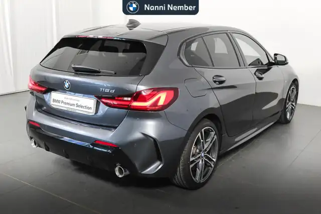 BMW 1 Series view 3