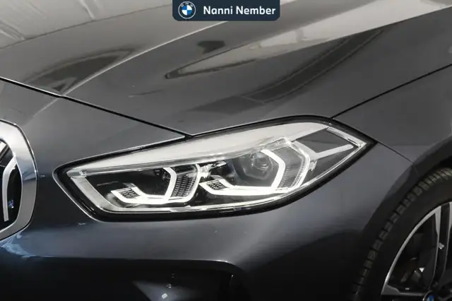 BMW 1 Series view 5