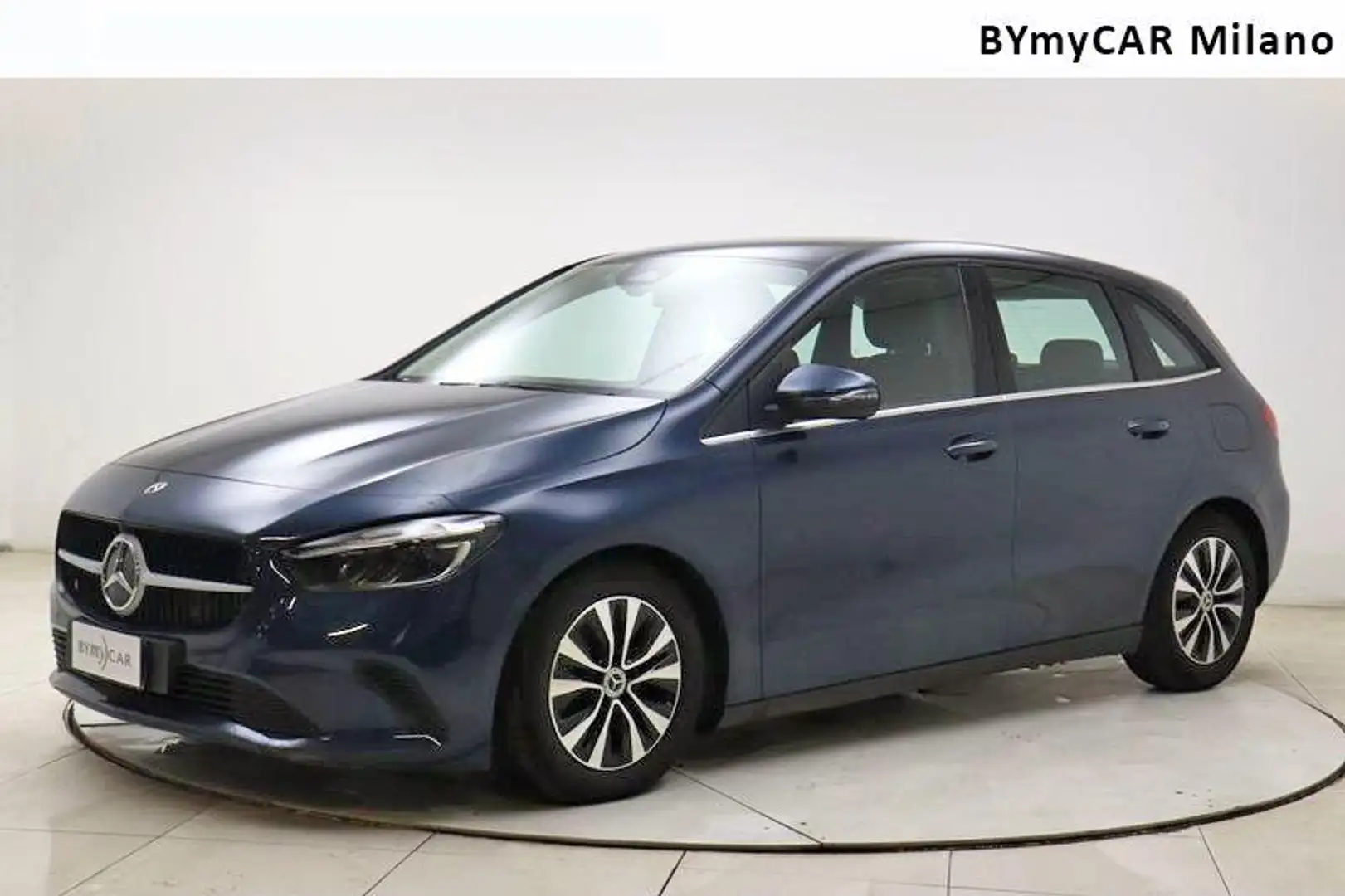 Mercedes-Benz B 180 d Advanced auto Чорний - 1