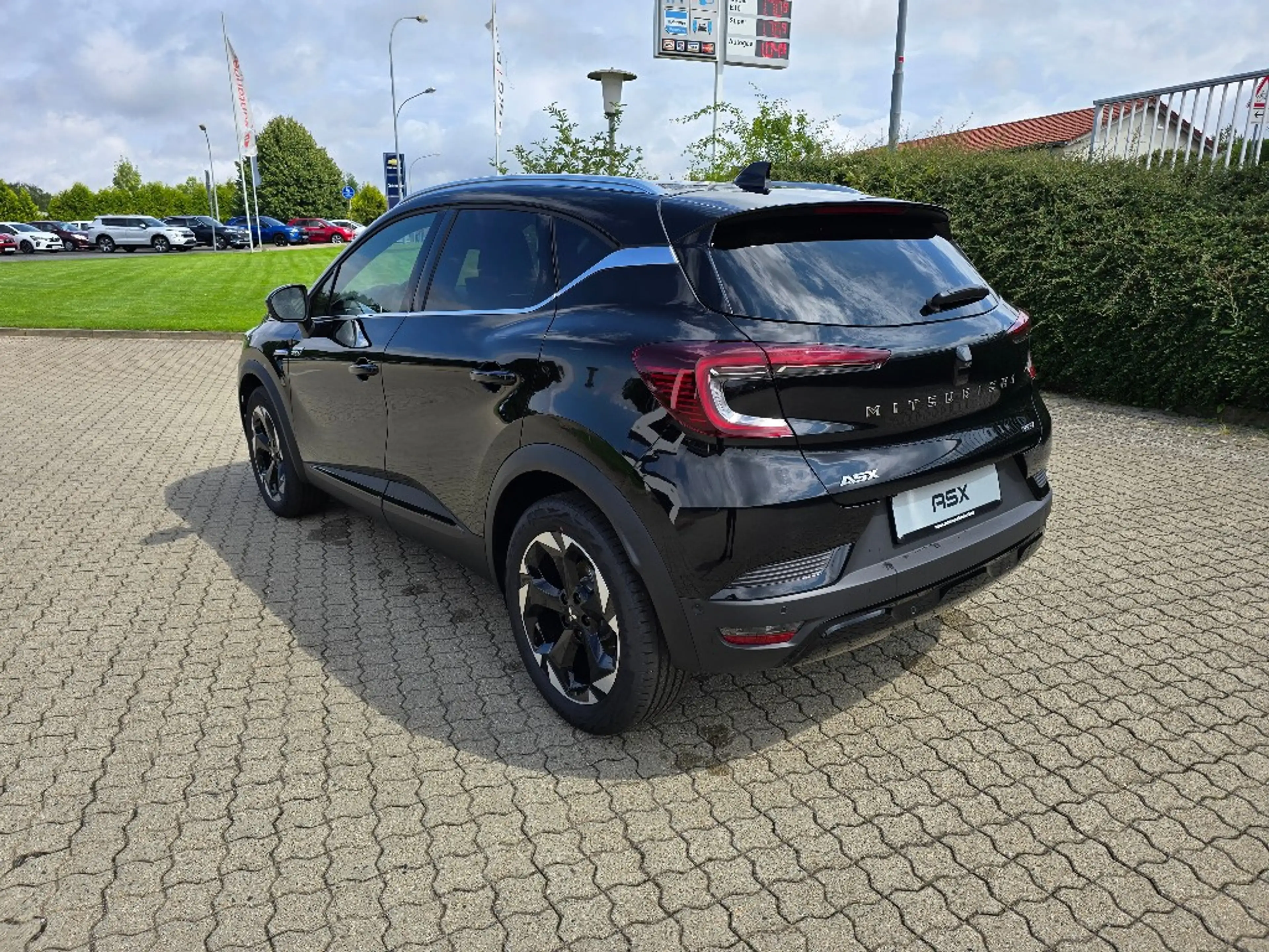 Mitsubishi ASX EDITION 1.8 Hybrid — photo 2