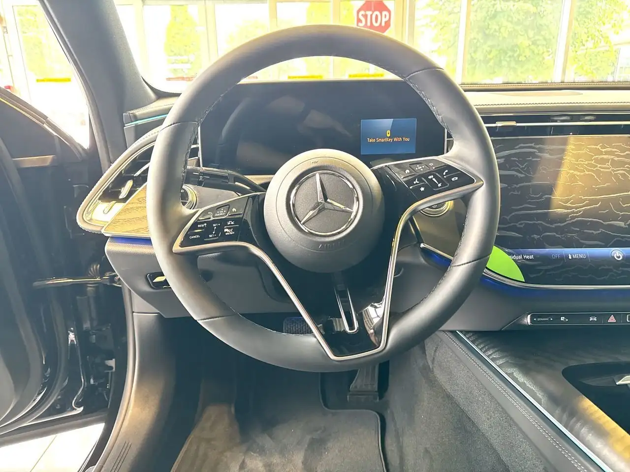 Mercedes-Benz E-Class photo Mercedes-Benz E-Class