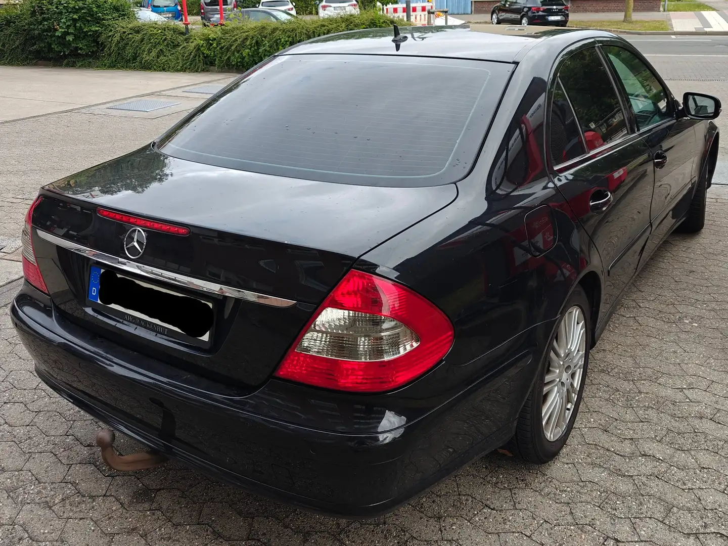 Mercedes-Benz E 220 E-Klasse Diesel CDI Automatik Elegance Noir - 2