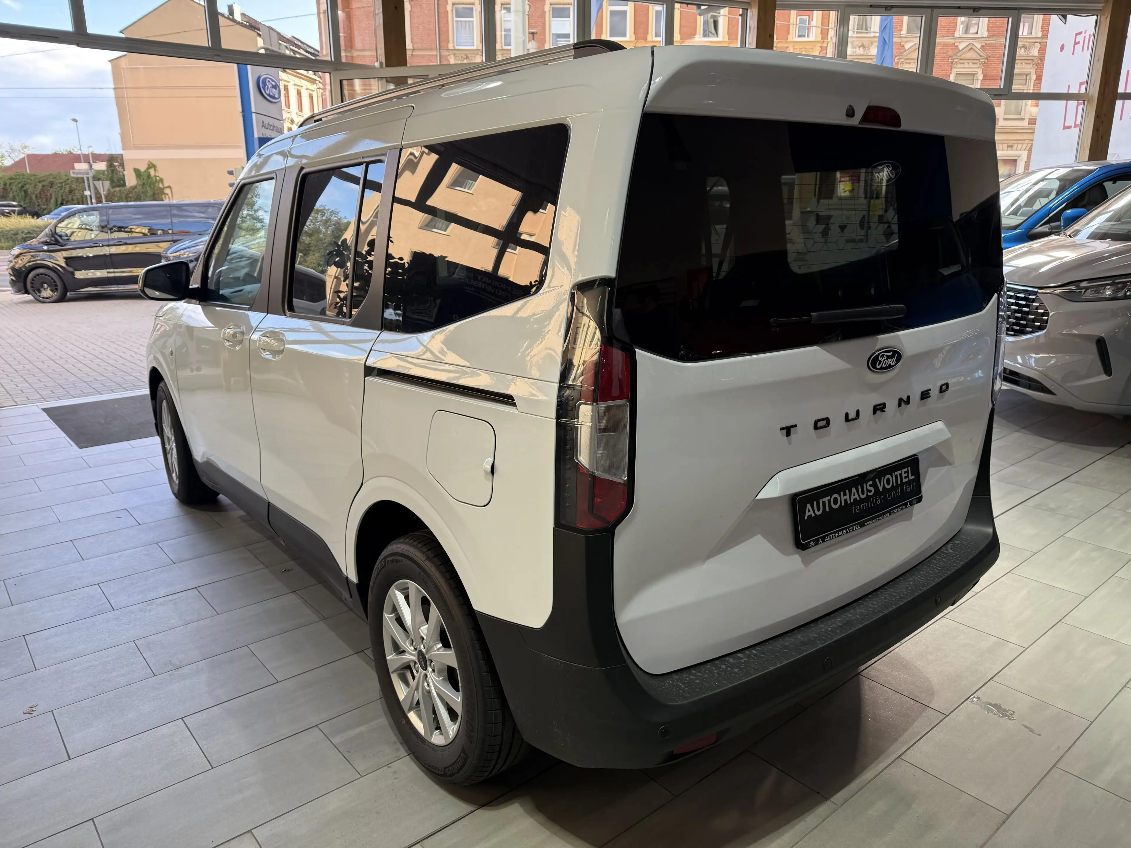 Ford Tourneo Courier Titanium Automatik / Winter-Paket — photo 7