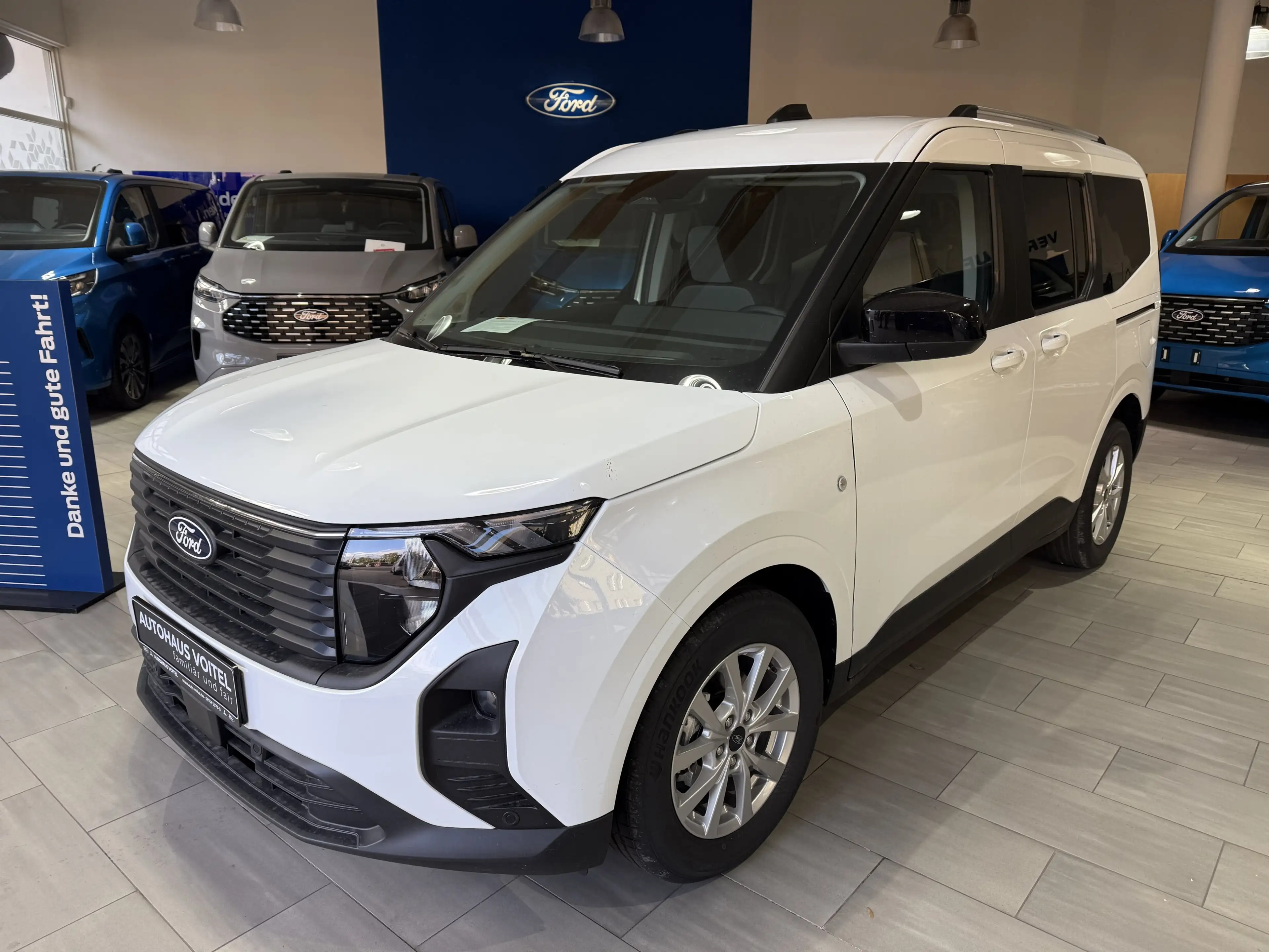 Ford Tourneo Courier Titanium Automatik / Winter-Paket
