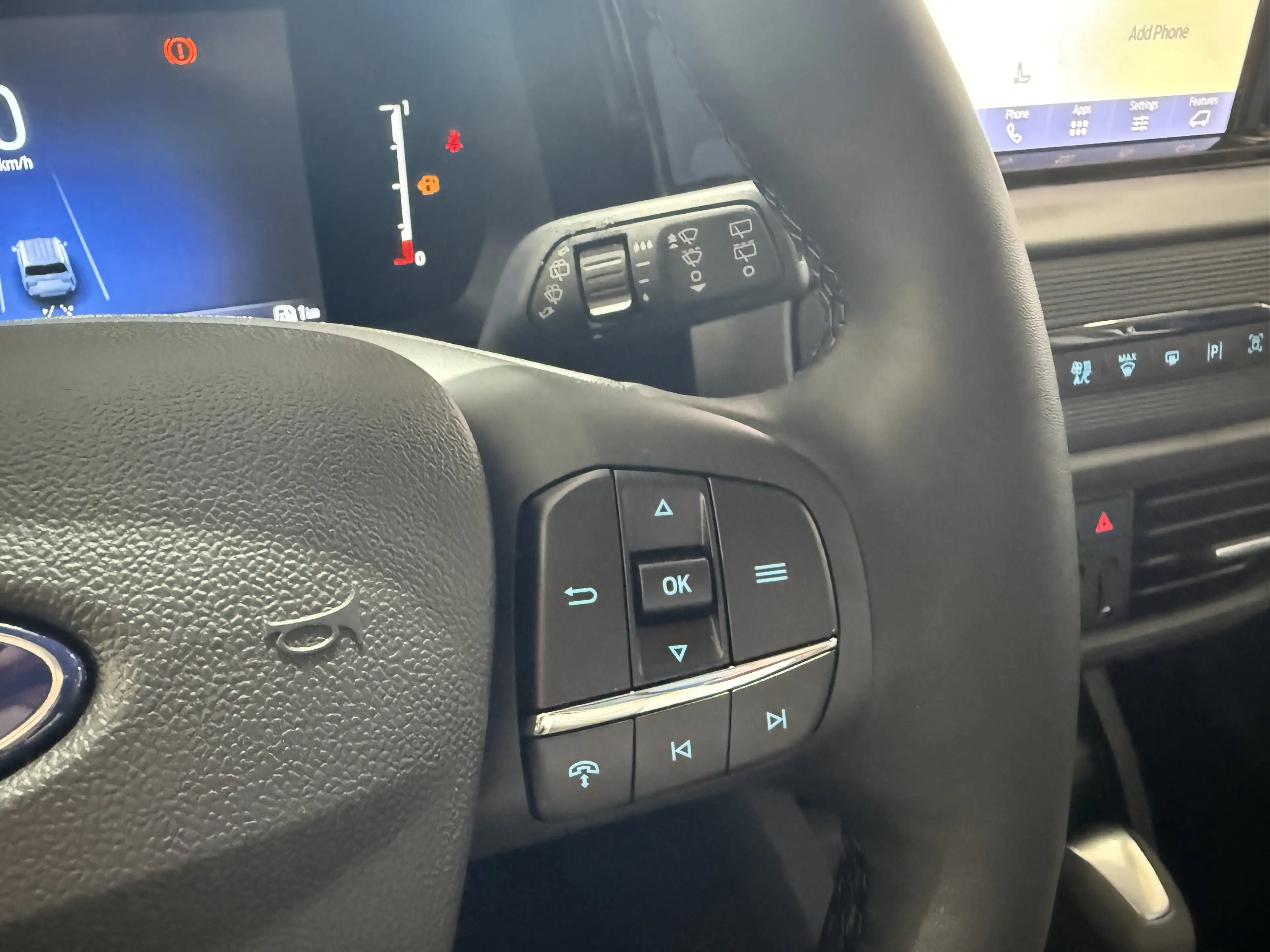 Ford Tourneo Courier Titanium Automatik / Winter-Paket — photo 13