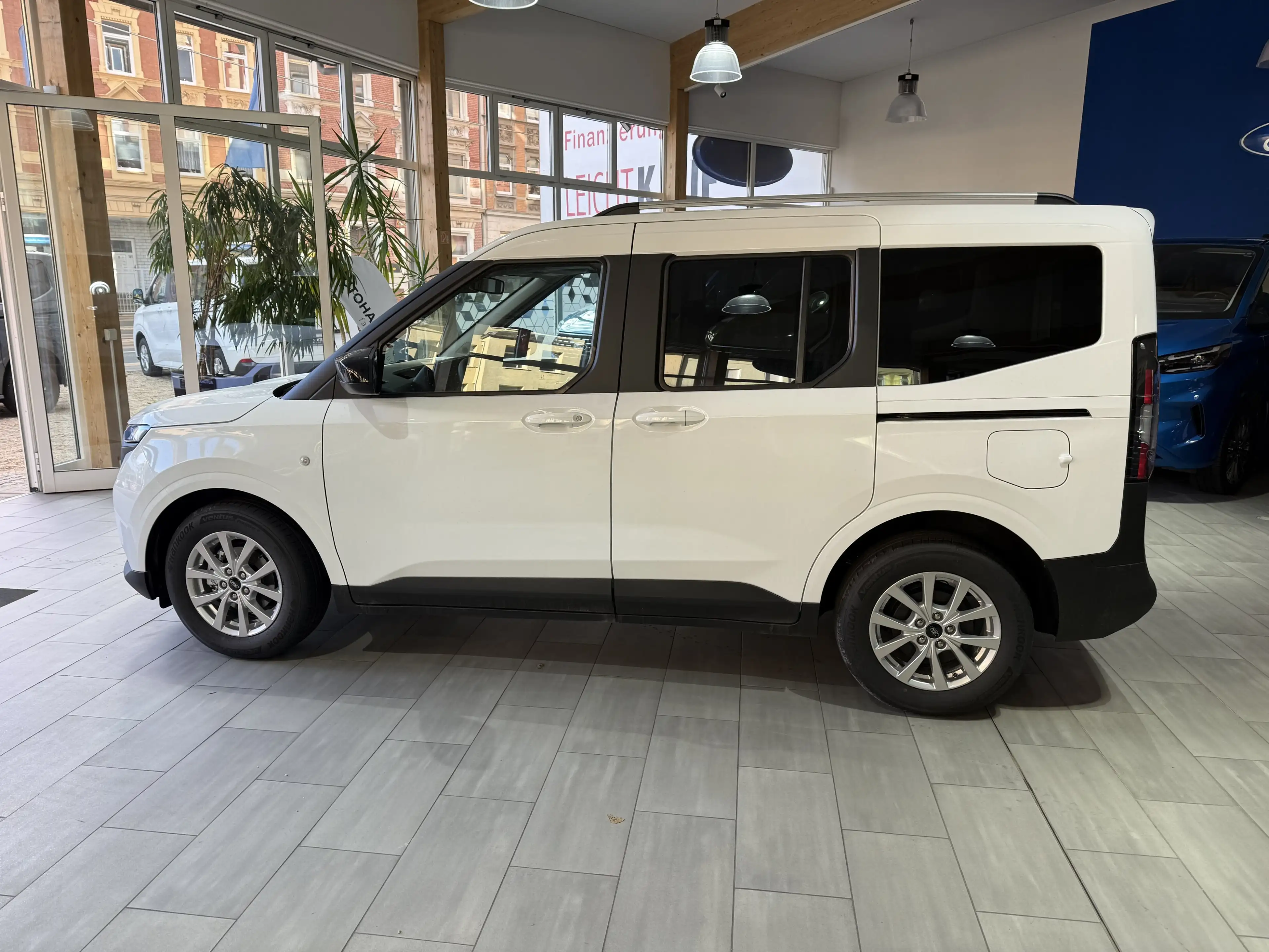 Ford Tourneo Courier Titanium Automatik / Winter-Paket — photo 8