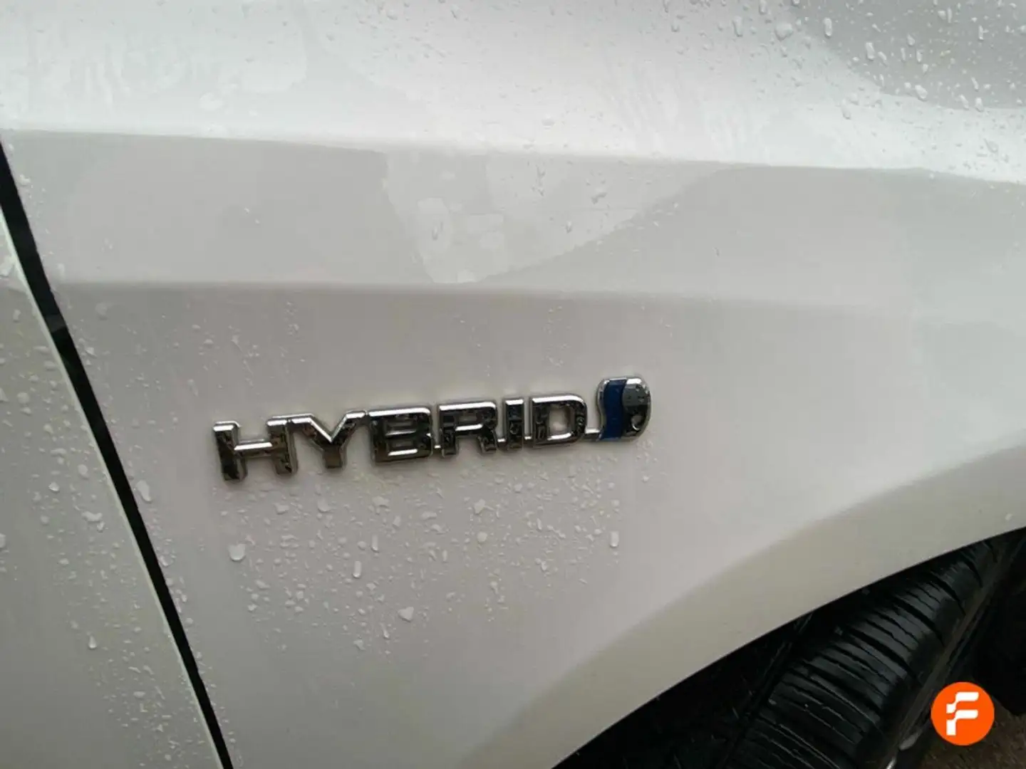 Toyota Auris 1.8 140H Hybrid Feel! Edition Amarillo - 1