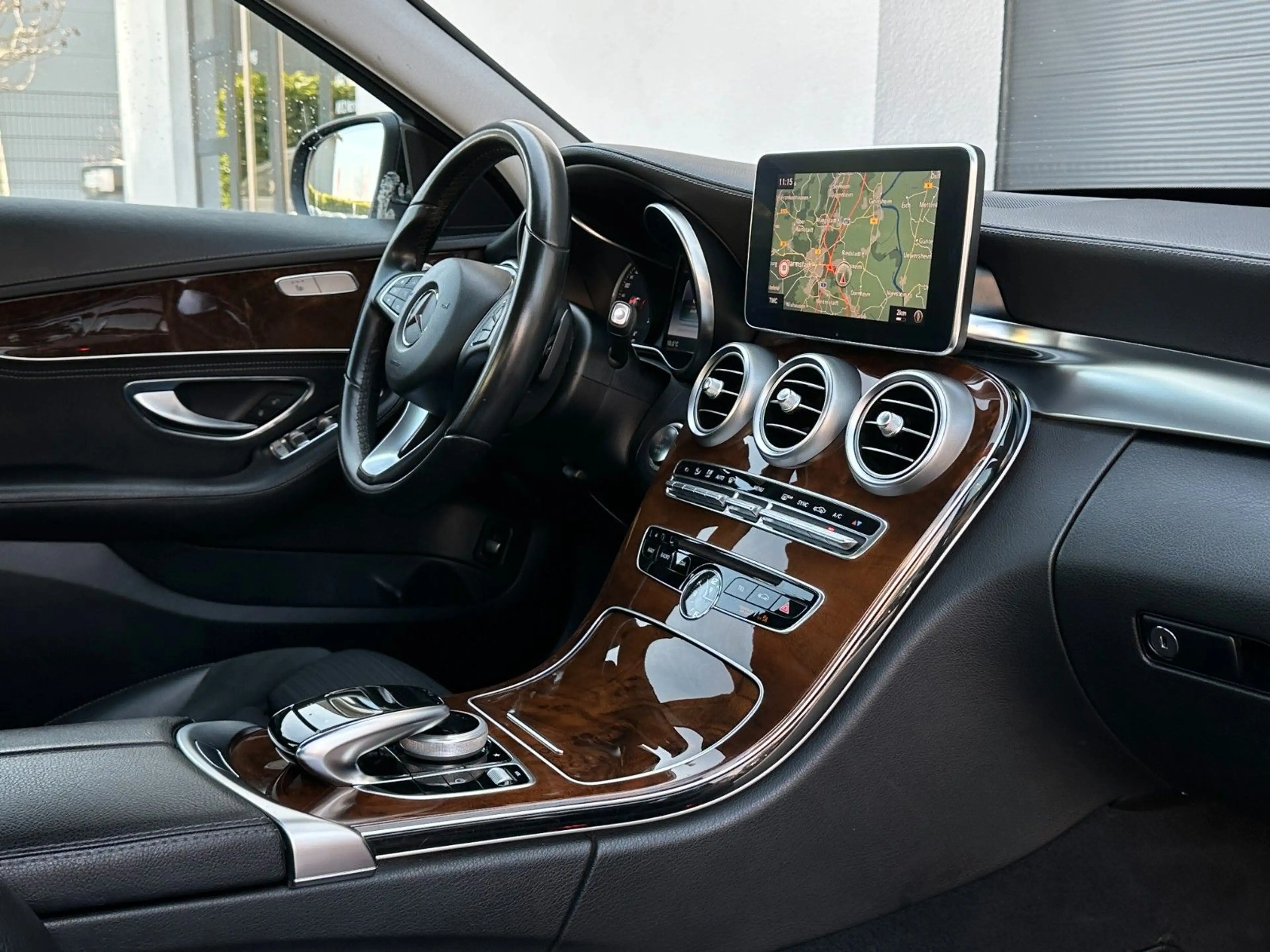 Mercedes-Benz C 400 4M*LUXURY*AMBIENT*BURM*DIST+*COMAND*KAMERA — photo 10