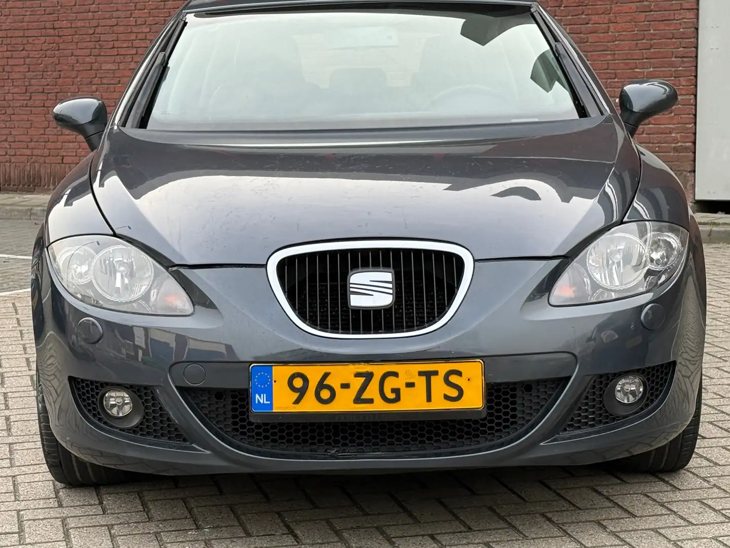 SEAT Leon 1.8 TFSI Stylance|LEDER|AIRCO|CRUISE|NAP| Grau - 2