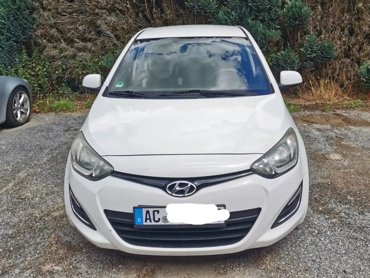 Hyundai i20 1.1 CRDi Style bijela - 1