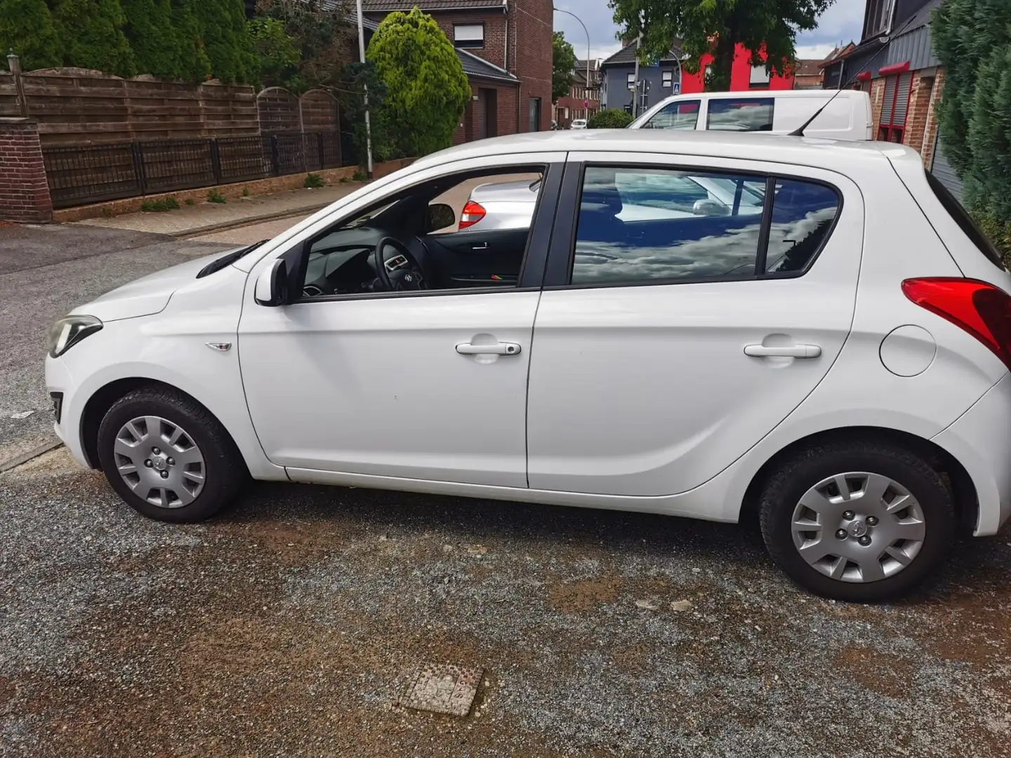 Hyundai i20 1.1 CRDi Style bijela - 2