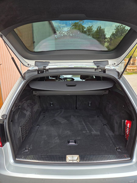 Mercedes-Benz E 350 T BT 4MATIC Pano Sitzklima Airmatic Massag — photo 16