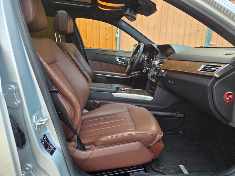 Mercedes-Benz E 350 T BT 4MATIC Pano Sitzklima Airmatic Massag — photo 9
