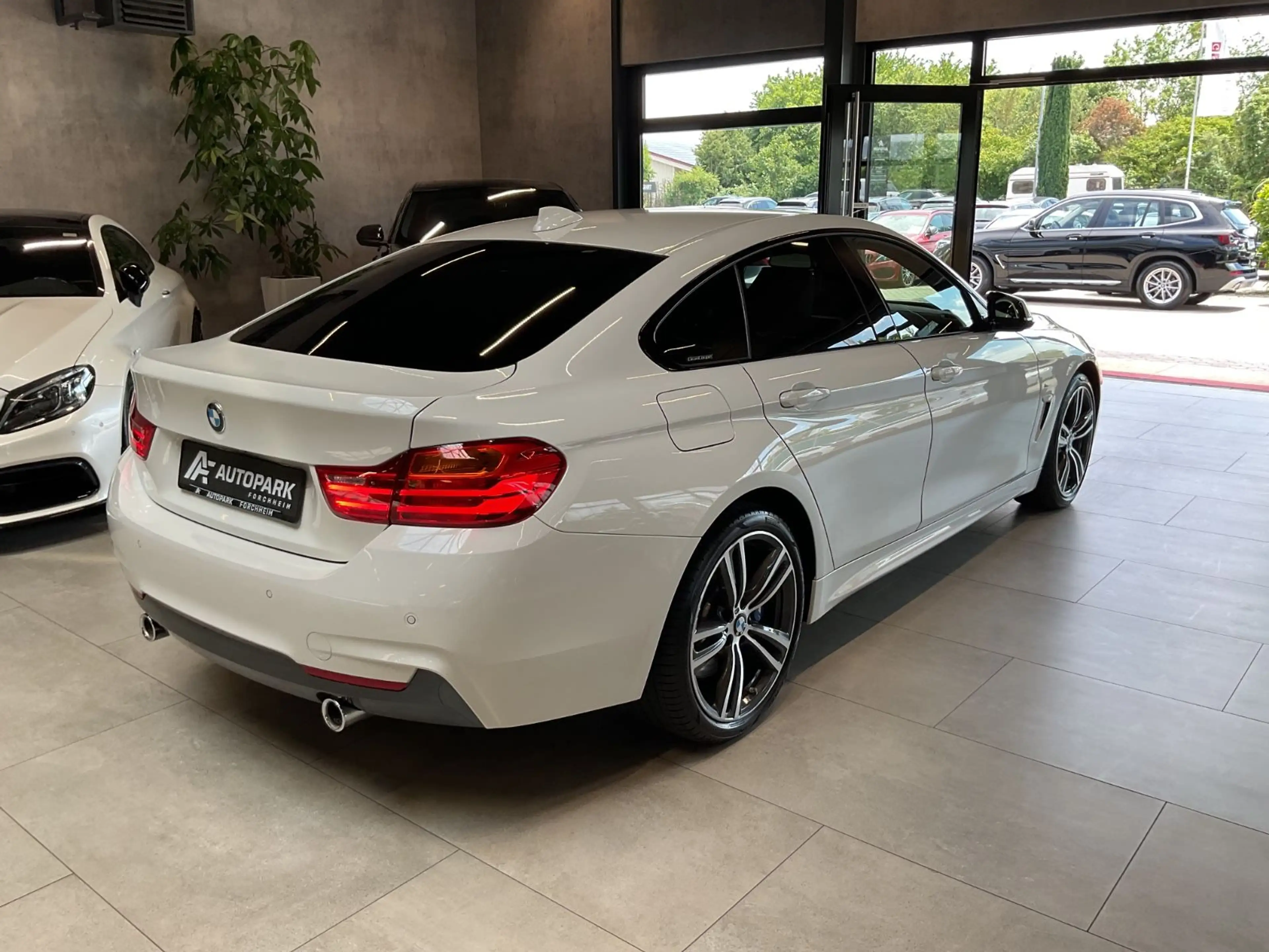 BMW 435 435i xDr. GC M Paket Individual LED Leder SD 19" — photo 4