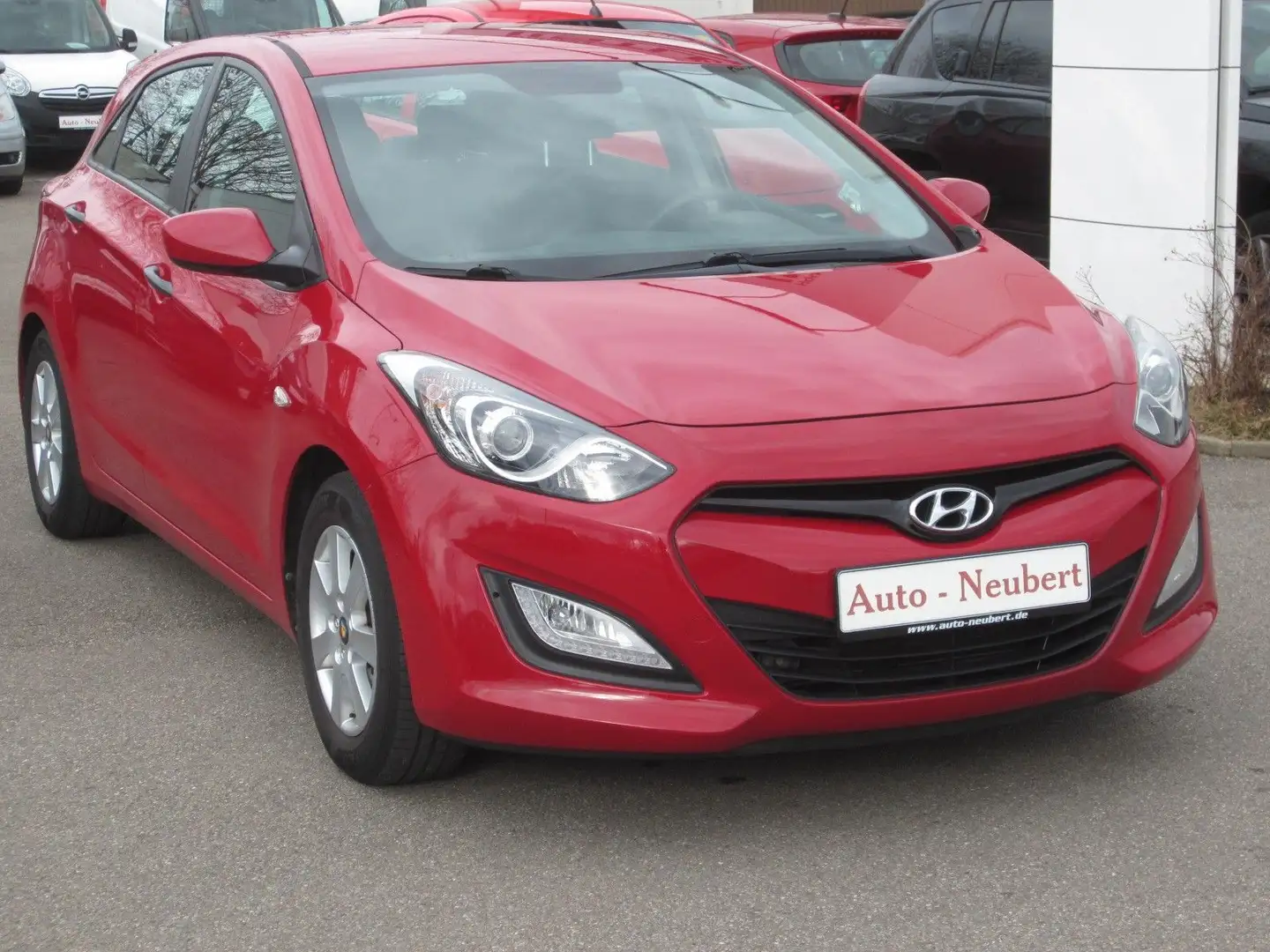 Hyundai i30 Classic Rouge - 1