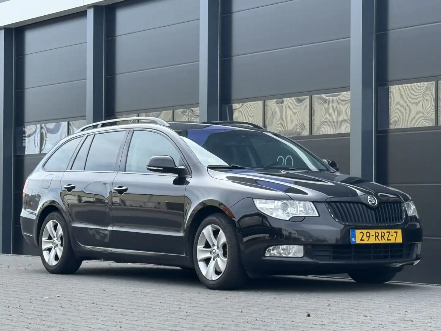 Skoda Superb 1.6 TDI Greenline Navi Clima PDC Zwart - 2