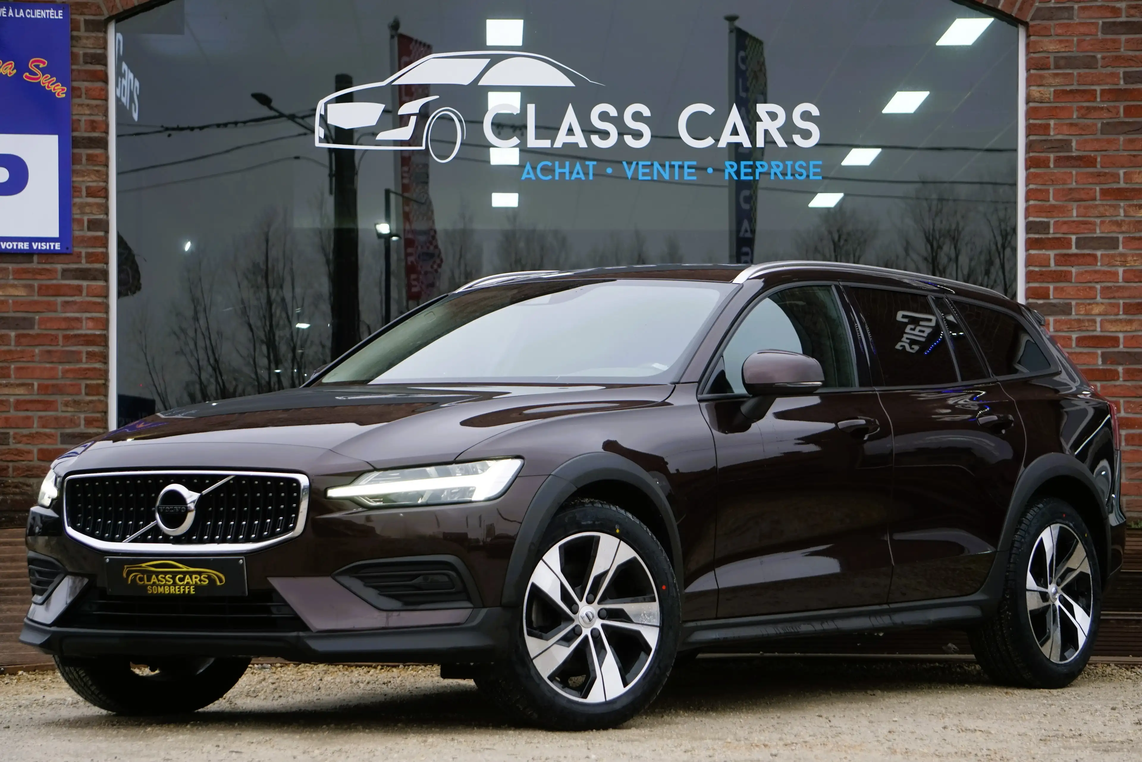 Volvo V60 Cross Country 2.0 D3 AWD Bte-AUTO COCKPIT NAVI-CAM CARPLAY 150CV