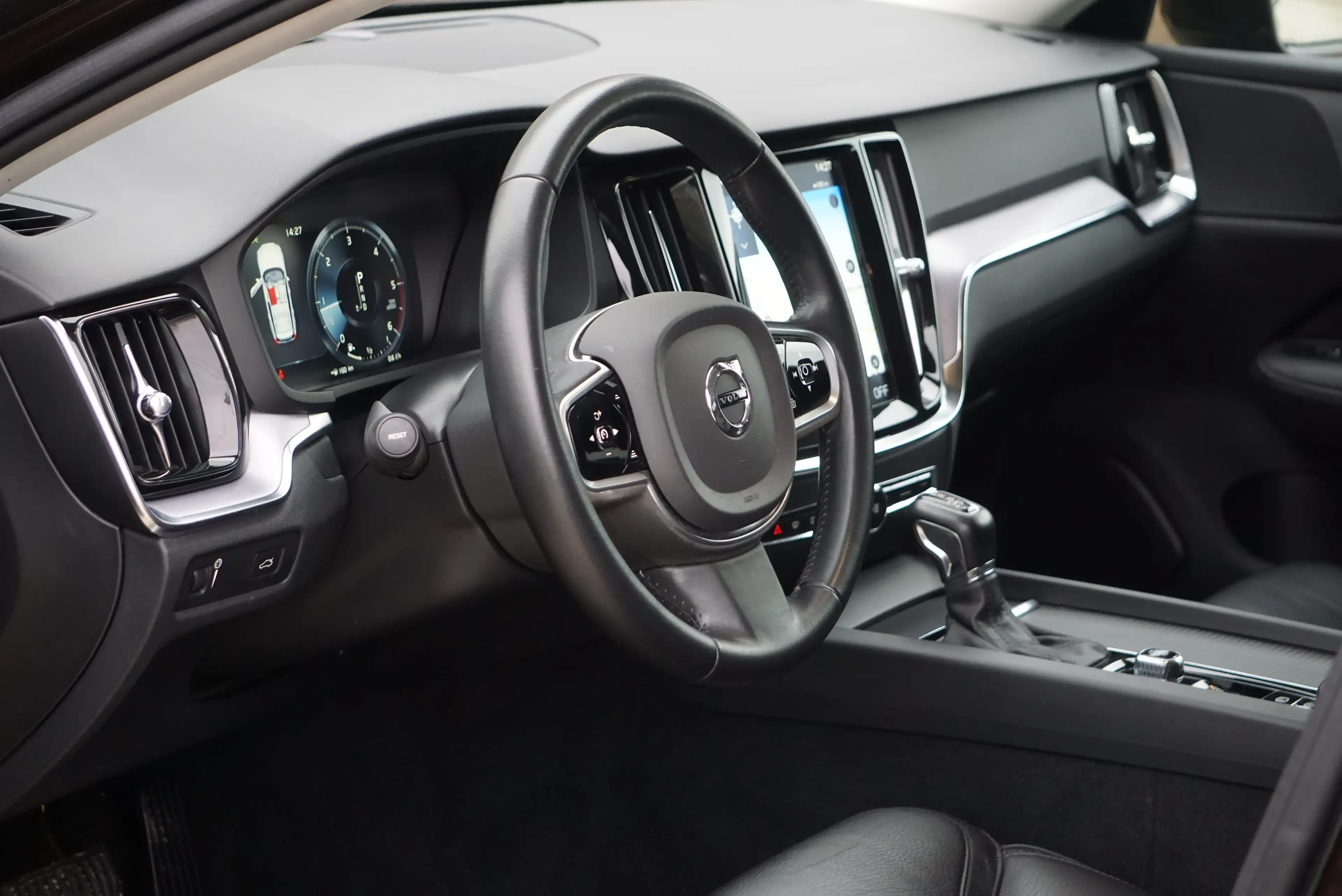 Volvo V60 Cross Country 2.0 D3 AWD Bte-AUTO COCKPIT NAVI-CAM CARPLAY 150CV — photo 8