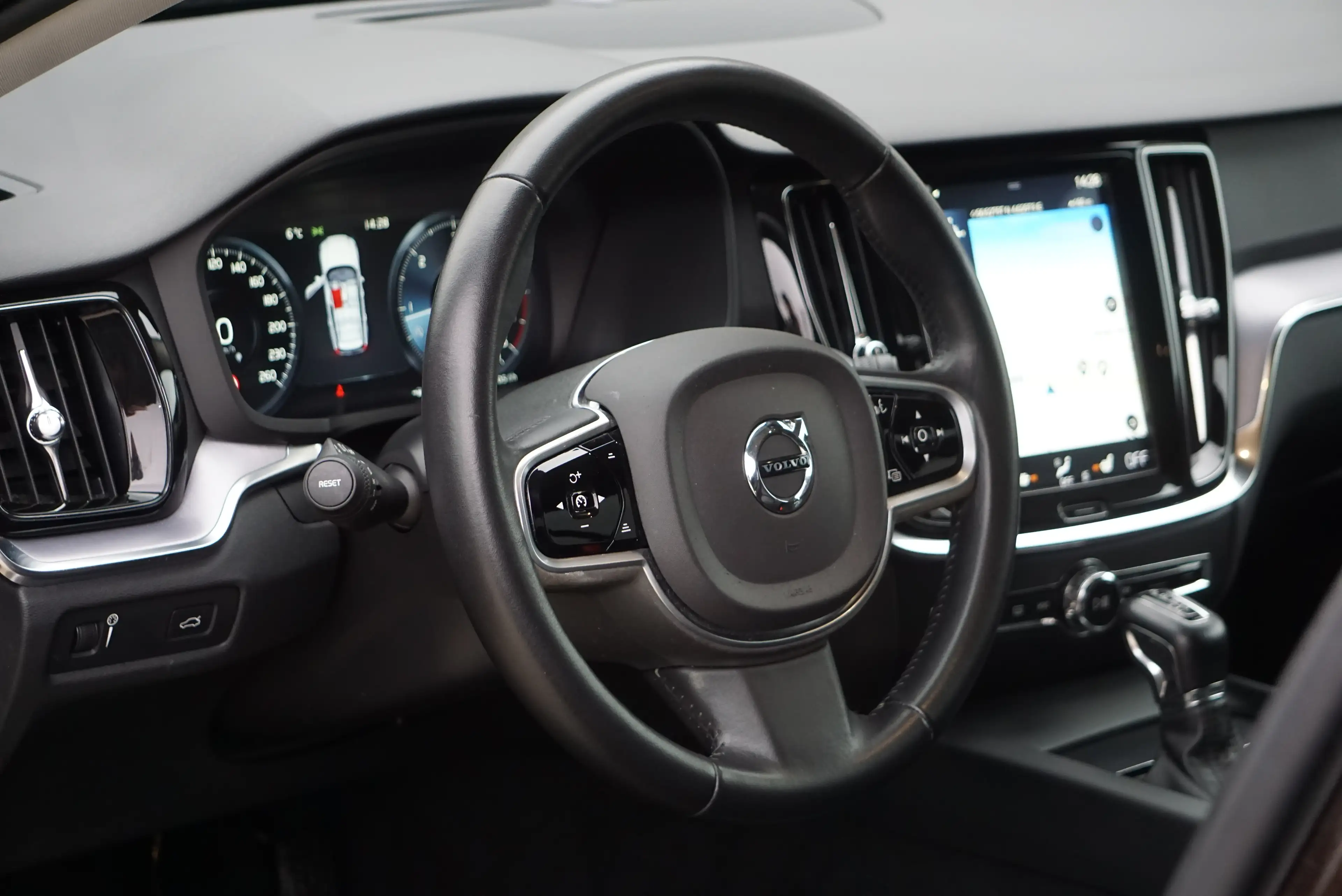 Volvo V60 Cross Country 2.0 D3 AWD Bte-AUTO COCKPIT NAVI-CAM CARPLAY 150CV — photo 15