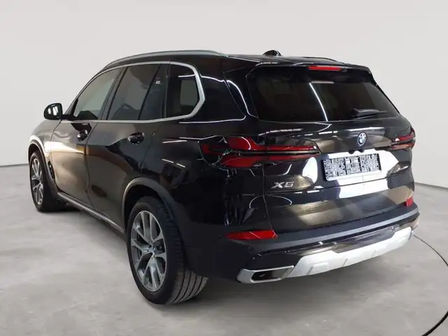 BMW X5 view 5