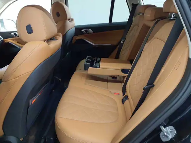 BMW X5 view 13