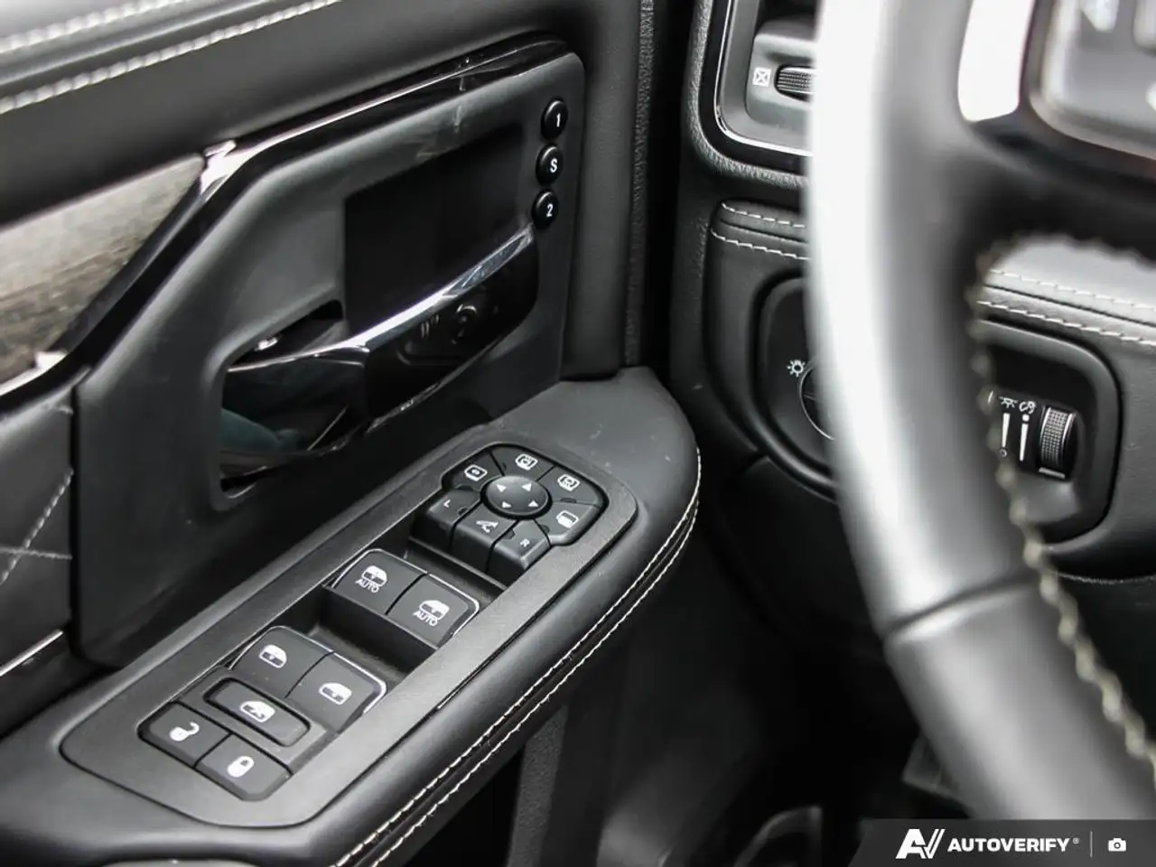 RAM 2500 снимка RAM 2500