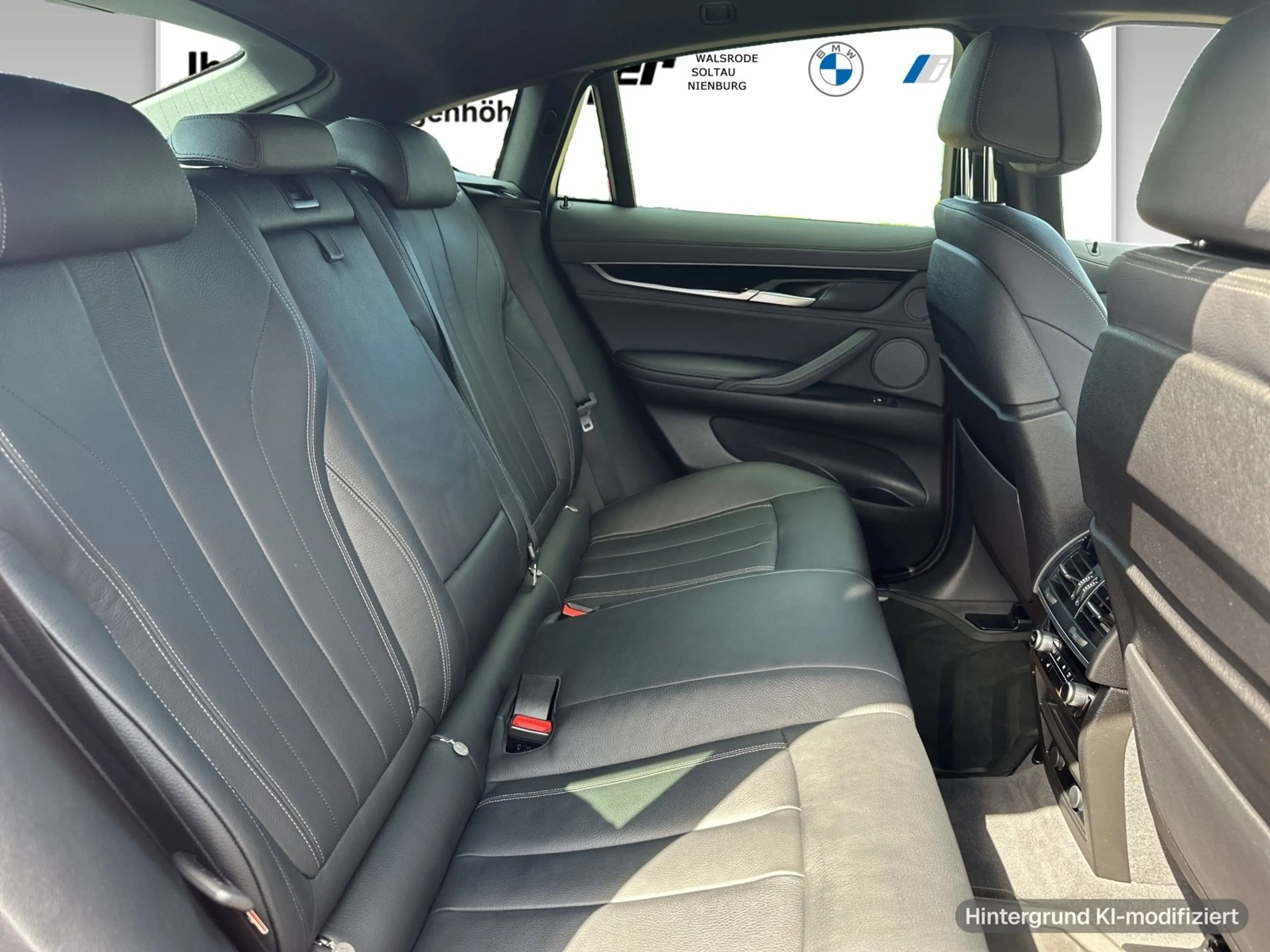 BMW X6 xDrive50i — photo 8