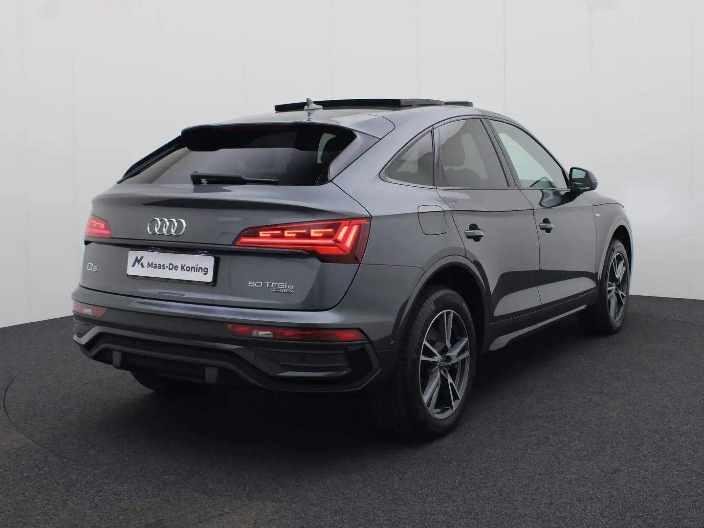 Audi Q5 Sportback 50 TFSIe 220kW/300PK S Line · Panoramada Grau - 2
