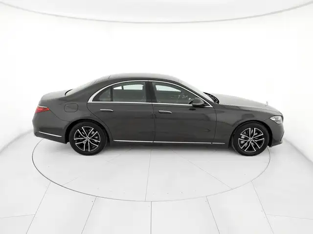 Mercedes-Benz S-Class view 5