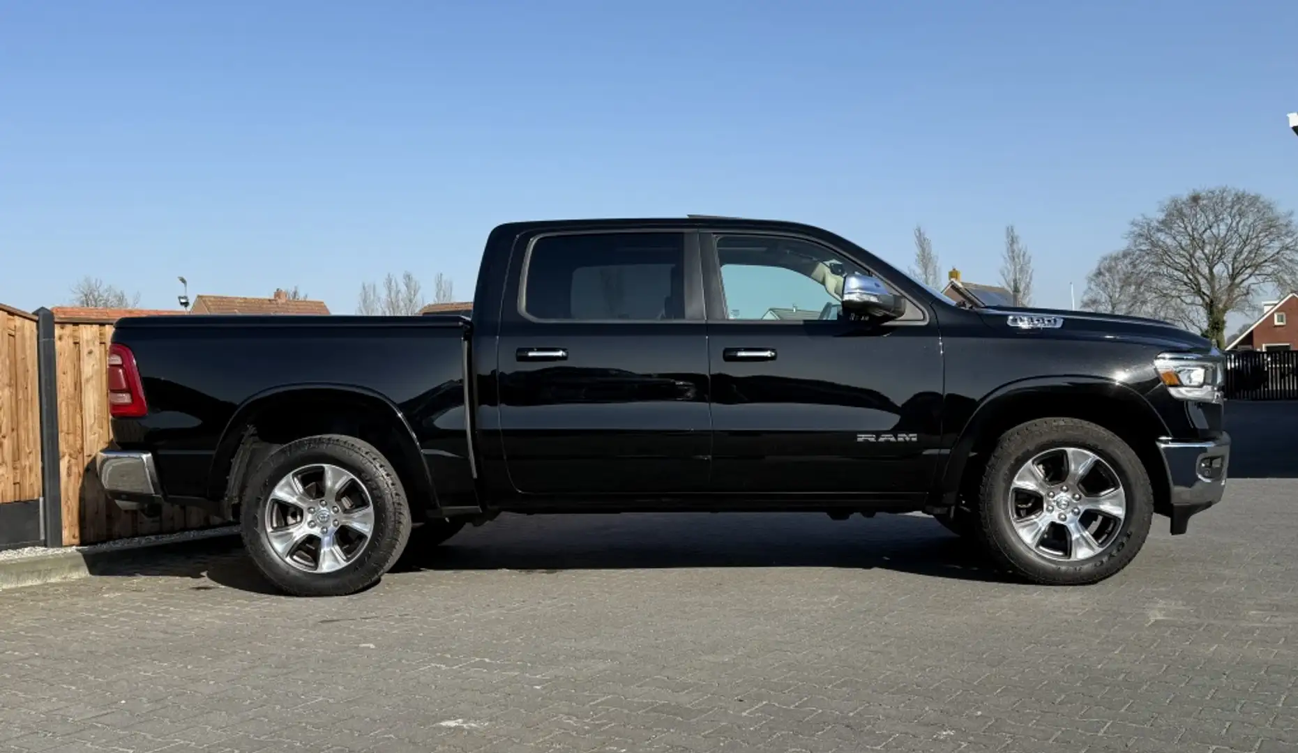 Dodge RAM 1500 5.7 V8 HEMI 4X4 6 PERSOONS! PANO LPG G3 Noir - 2