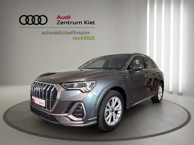 Audi Q3 view 2
