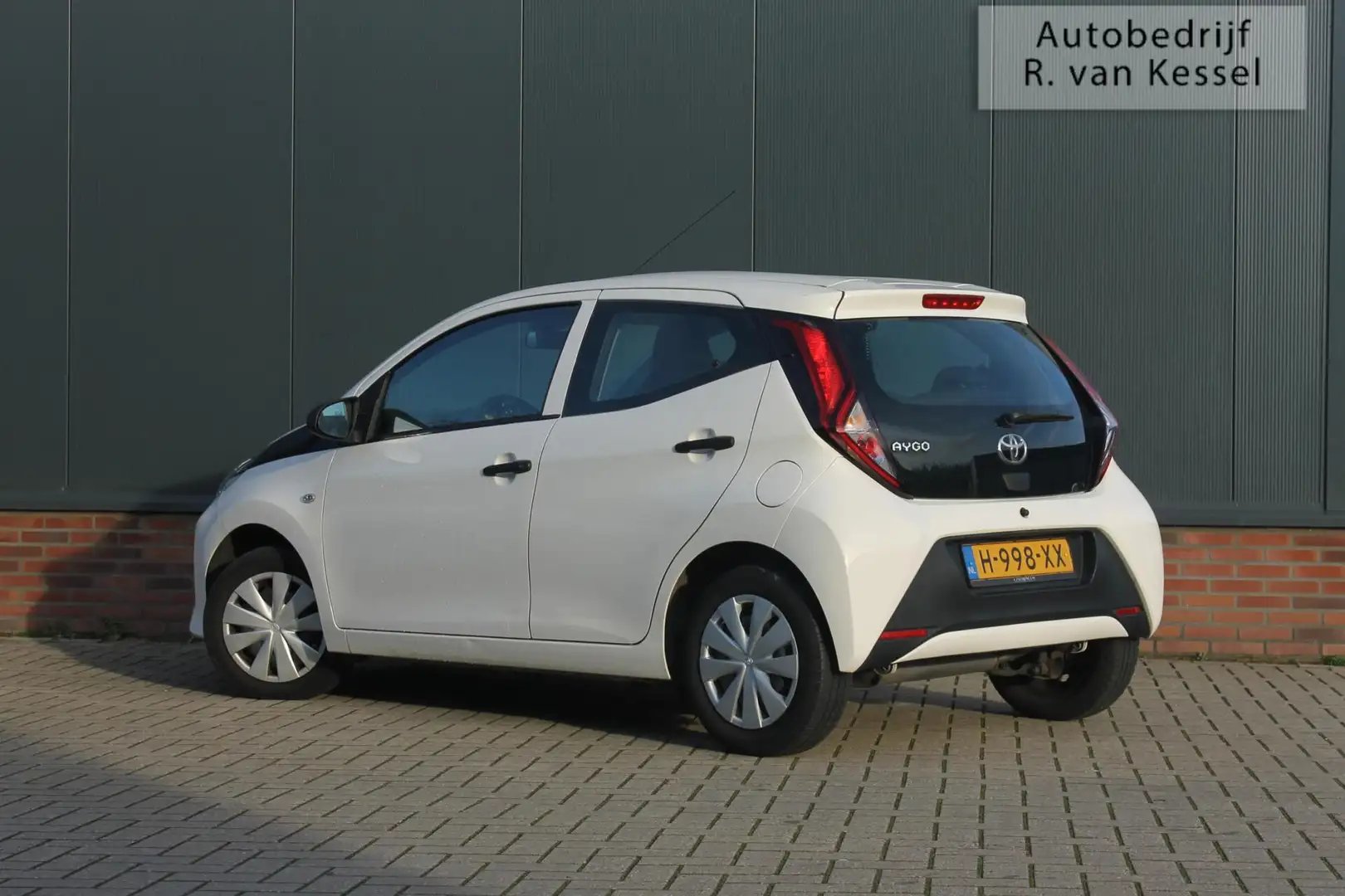Toyota Aygo 1.0 VVT-i x-fun I Airco I NL-auto Weiß - 2