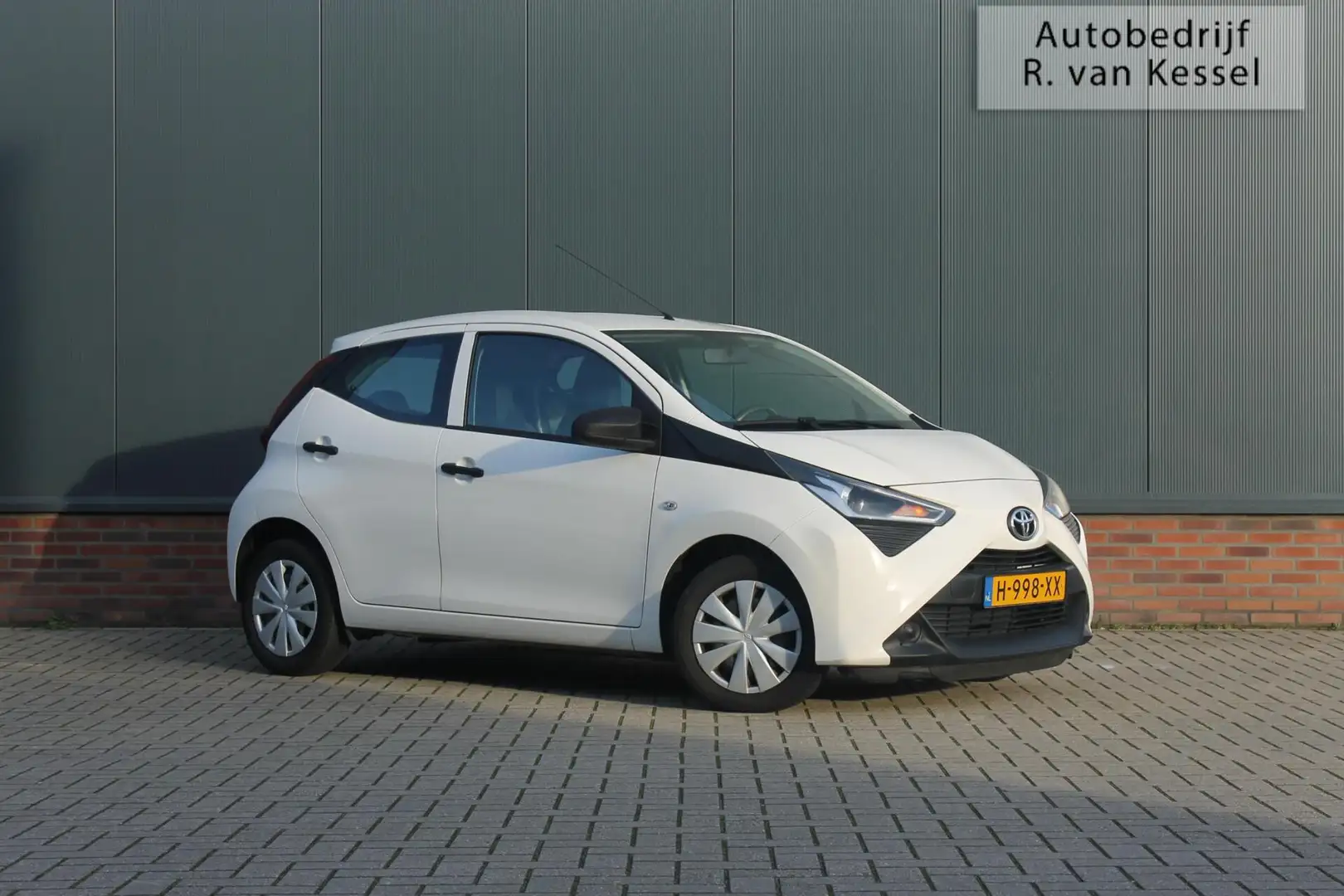 Toyota Aygo 1.0 VVT-i x-fun I Airco I NL-auto Weiß - 1