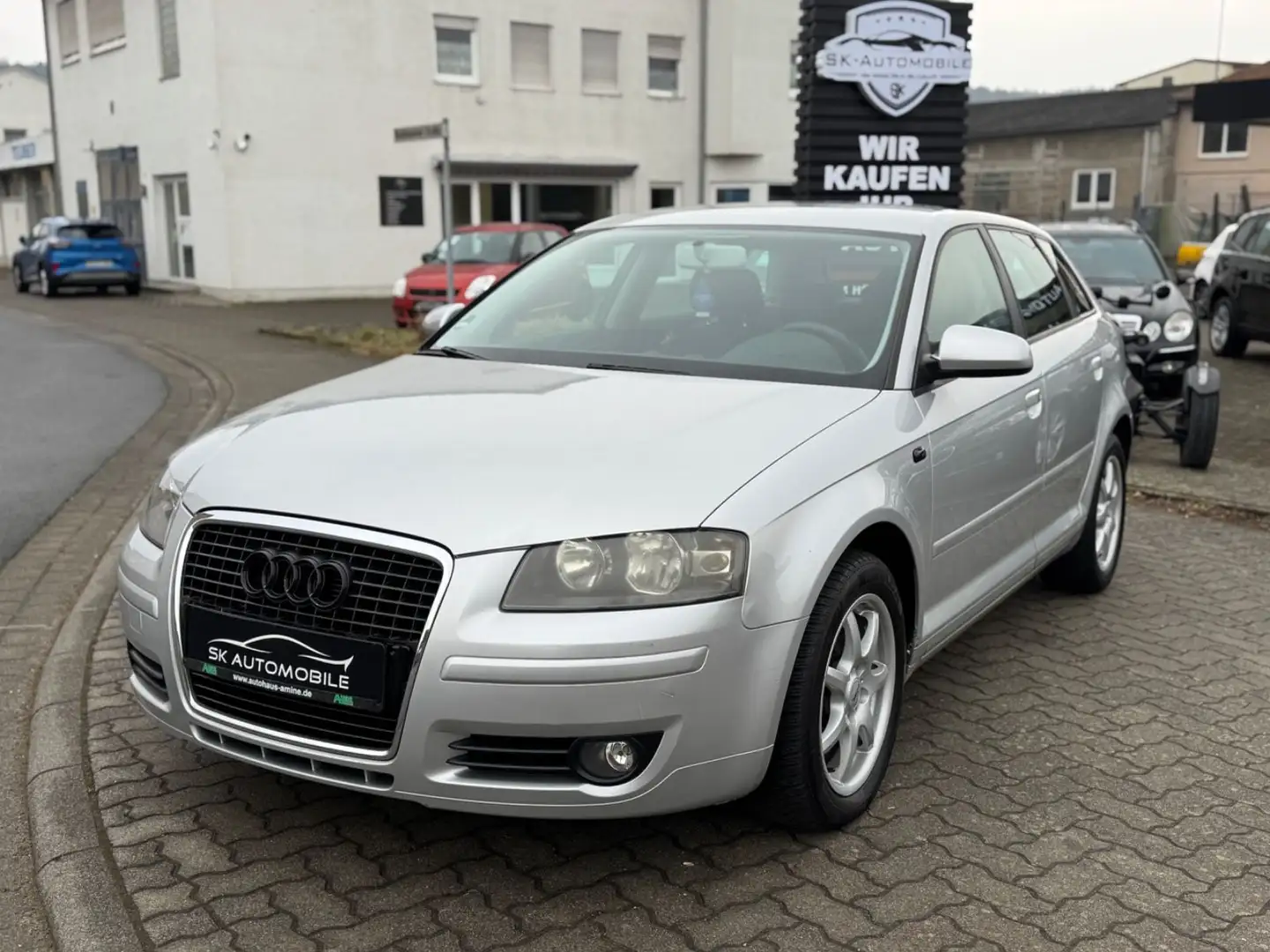 Audi A3 1.6 FSI Attraction KAMERA/SHZG/PDC/TÜV NEU Silber - 2