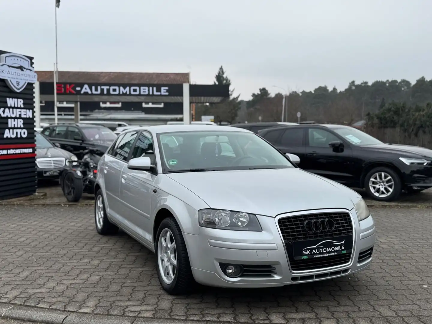 Audi A3 1.6 FSI Attraction KAMERA/SHZG/PDC/TÜV NEU Silber - 1