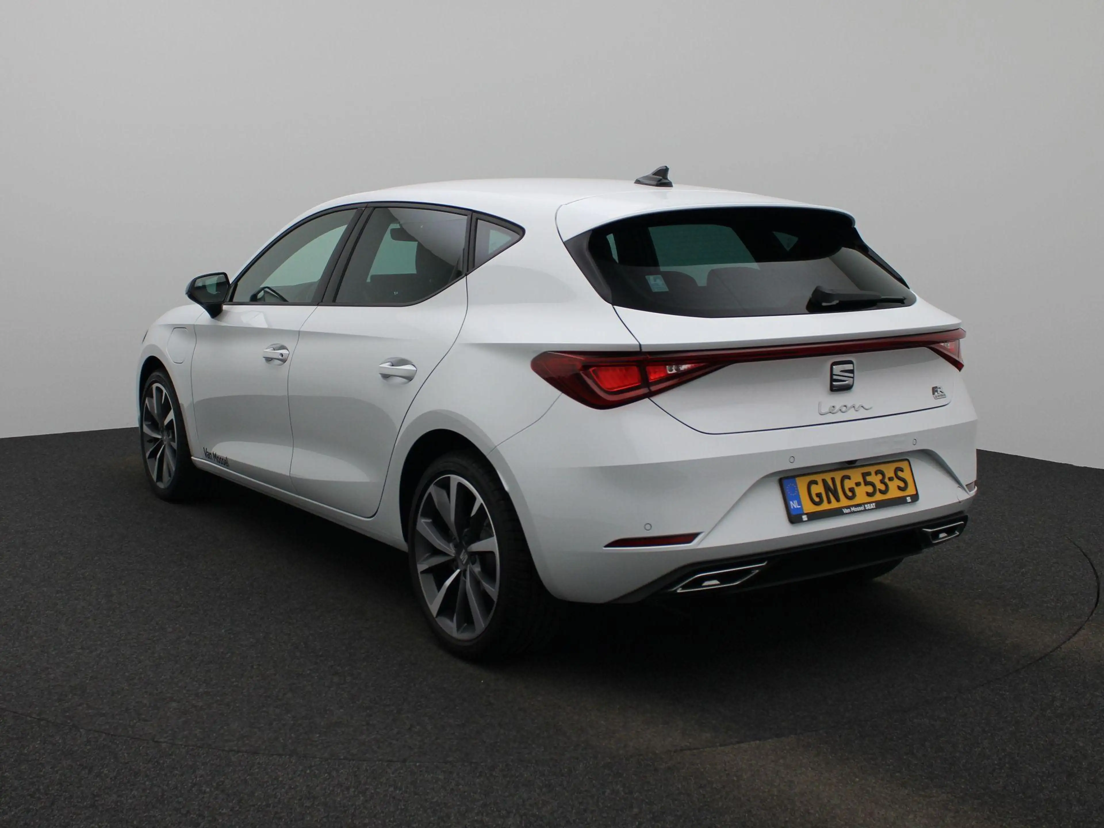 SEAT Leon e-Hybrid 1.5 TSI FR PHEV First Edition 204 PK | Automaat | — photo 2