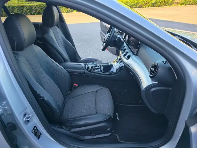 Mercedes-Benz E-Class view 14