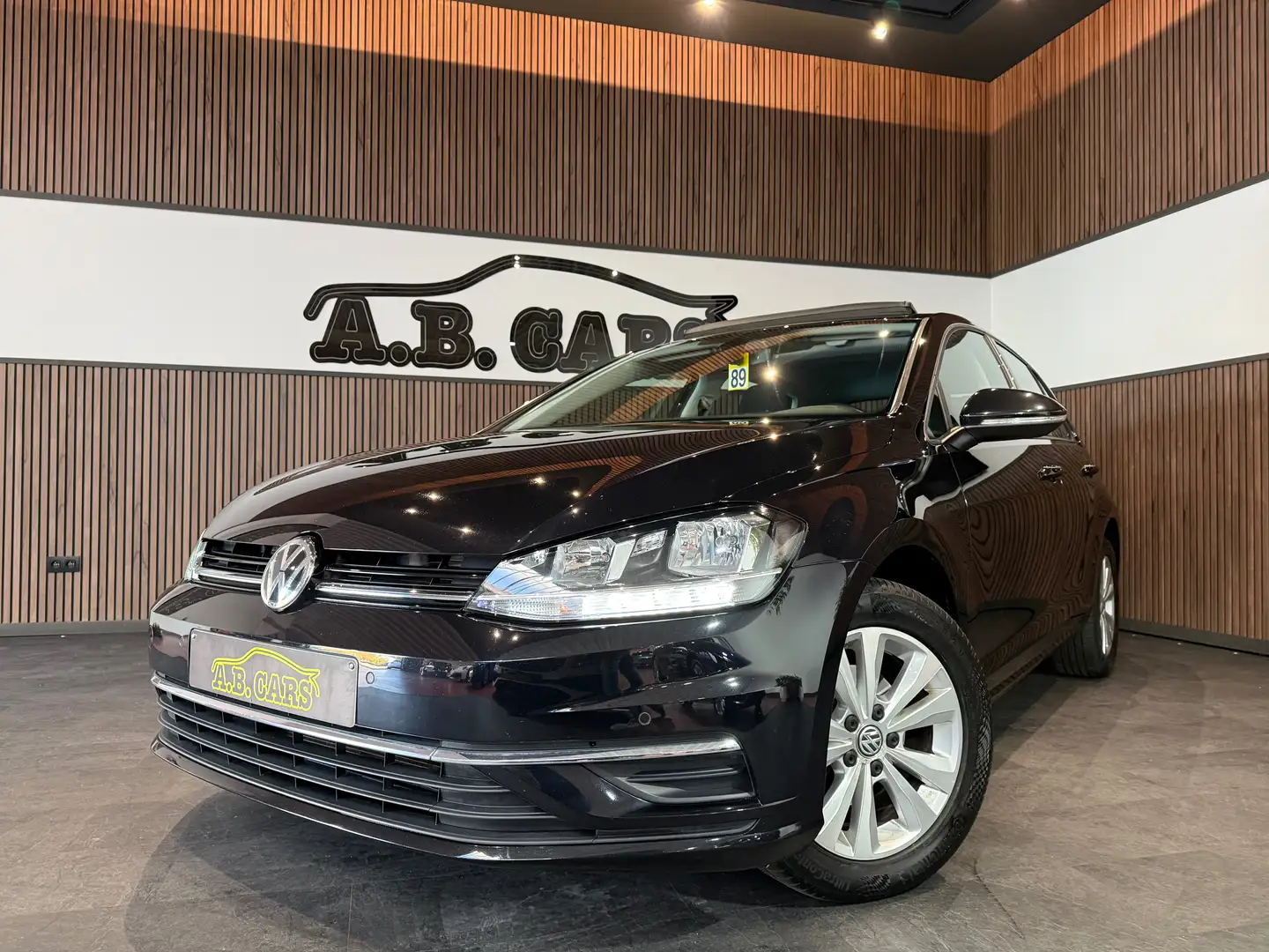 Volkswagen Golf 1.0 TSI *GARANTIE 12MOIS*1ER PROPRIÉTAIRE Schwarz - 1