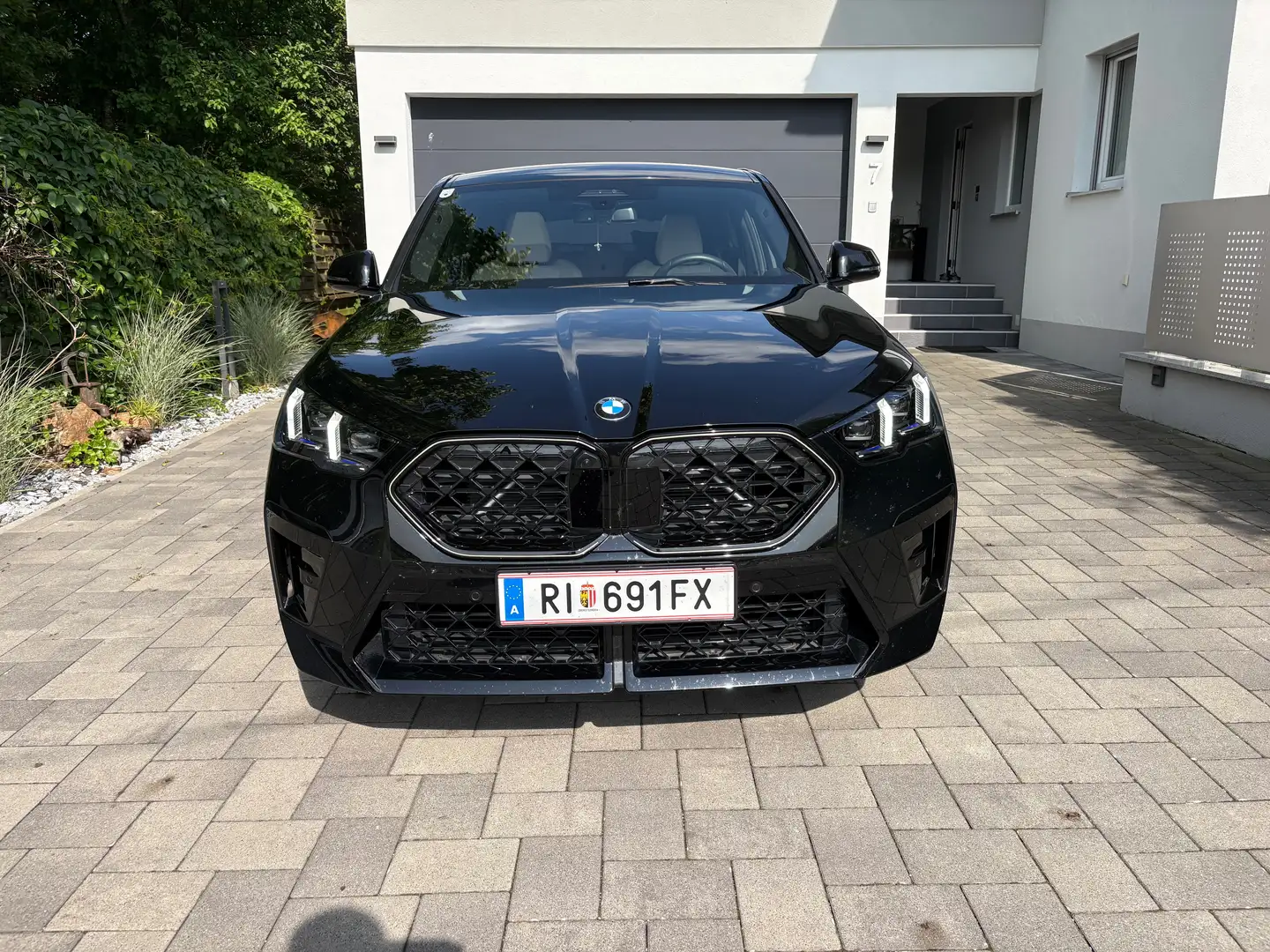 BMW X2 X2 20d MHEV xDrive Aut. Schwarz - 2