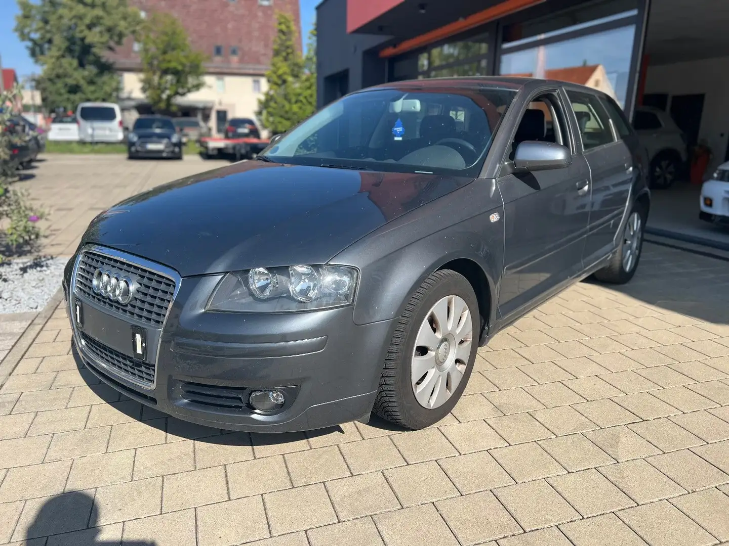 Audi A3 Sportback 1.8 TFSI Attraction*Klima* Grau - 1