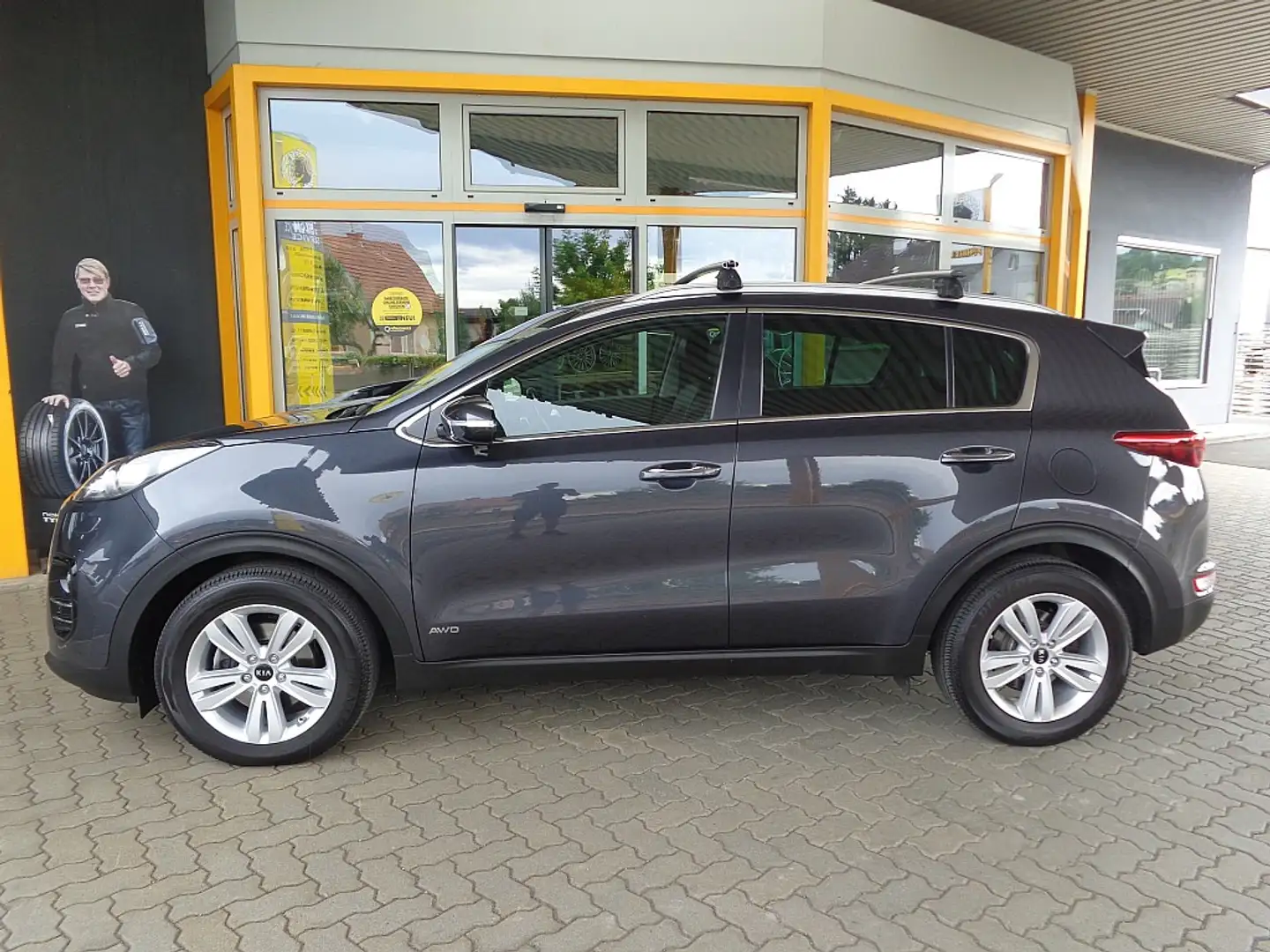Kia Sportage 2,0 CRDI AWD Gold Aut.**VOLLAUSSTATTUNG** Grau - 2
