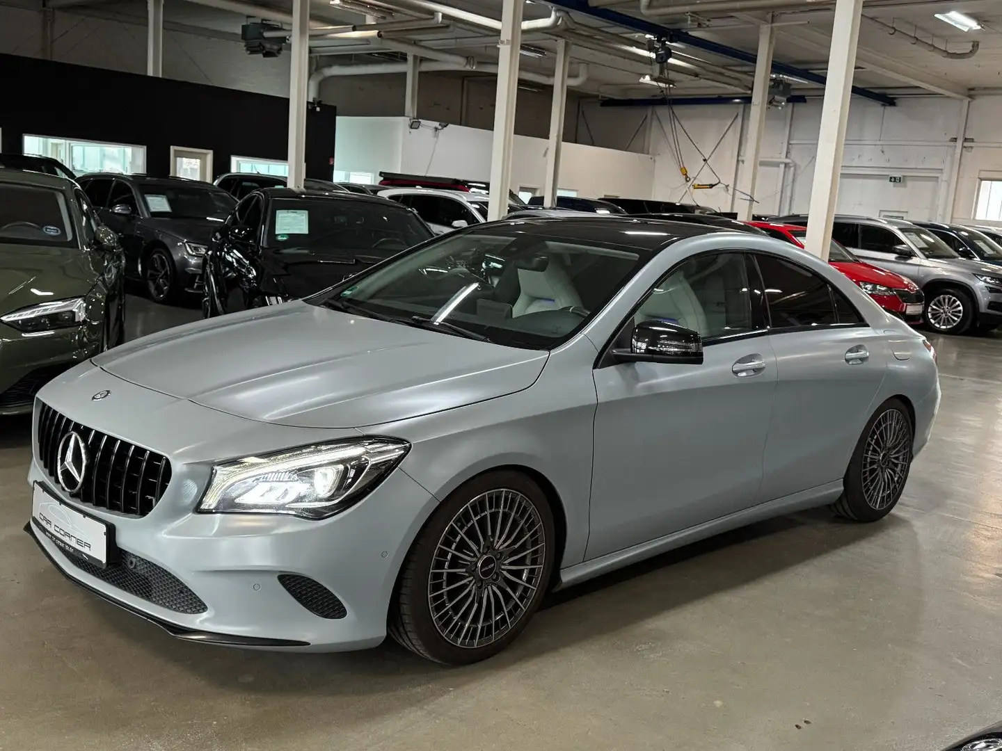 Mercedes-Benz CLA 200 Coupe 7G-DCT AMG LINE MATTGRAU NAVI LED+ Grau - 1