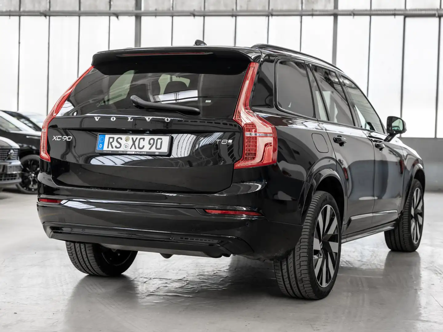Volvo XC90 T8 Ultra Dark Plug-In Hybrid AWD FACEL. Zwart - 2