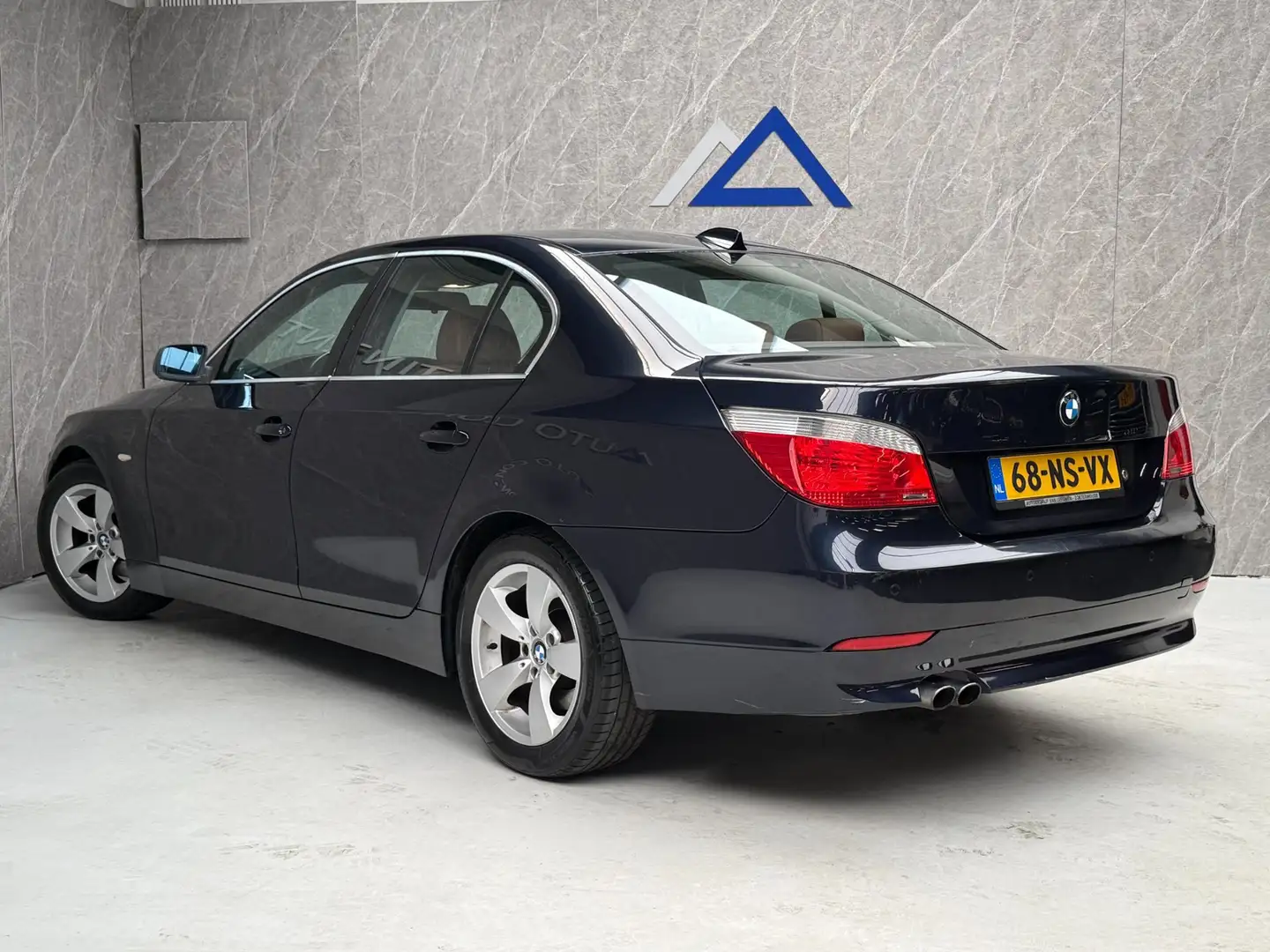 BMW 530 5-serie 530i 231 PK / NAP / 1e Eigenaar / APK Blau - 2