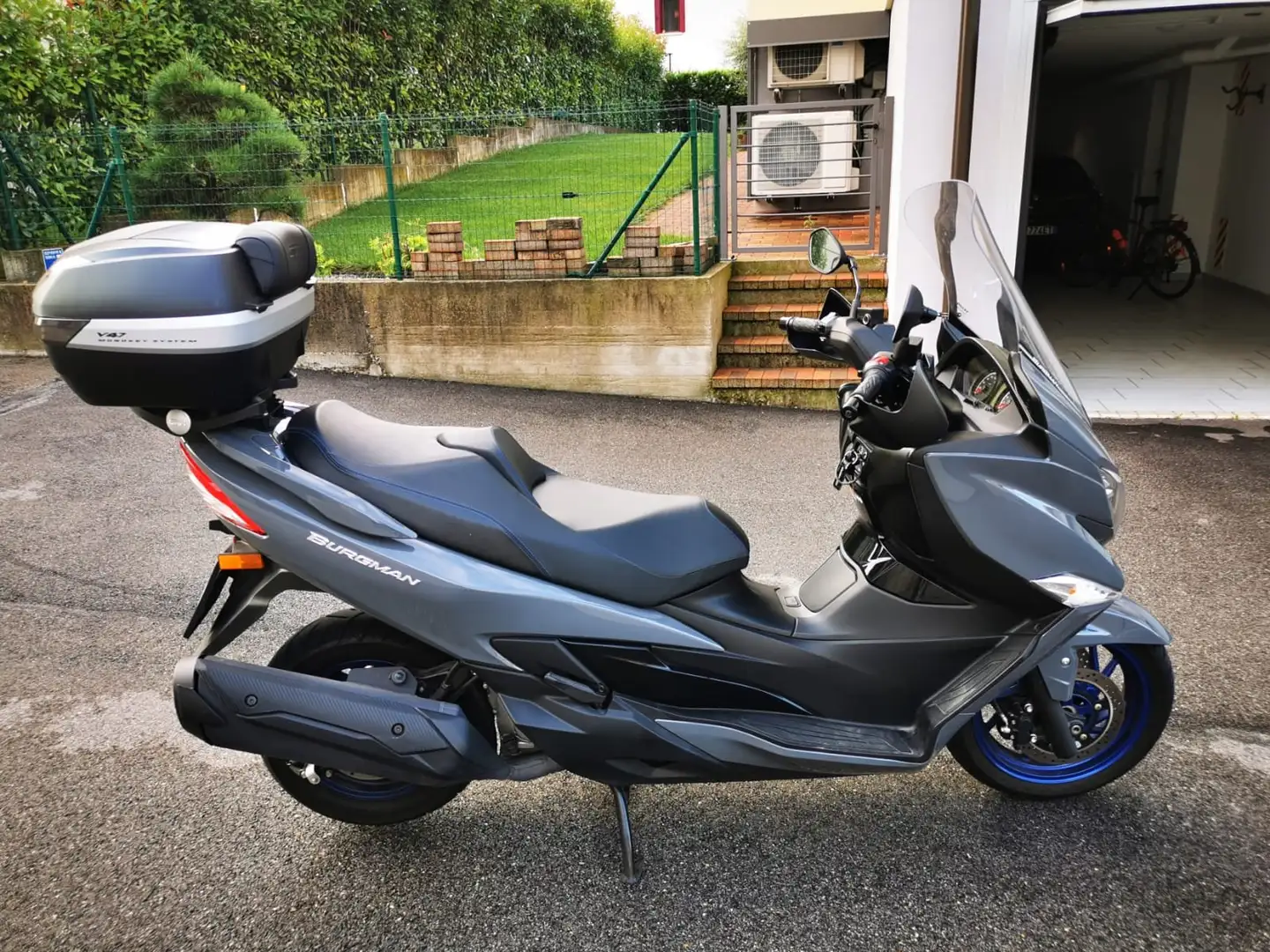 Suzuki Burgman 400 ABS, controllo di trazione Szürke - 1
