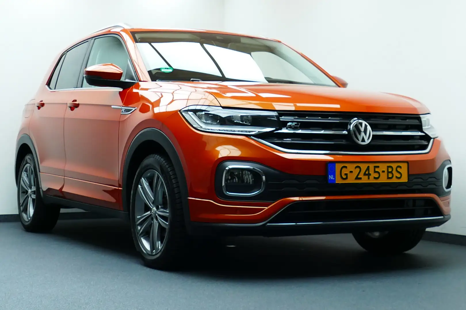 Volkswagen T-Cross 1.0 116pk TSI Style R-Line. Virt Cockpit, Adaptief Oranje - 2