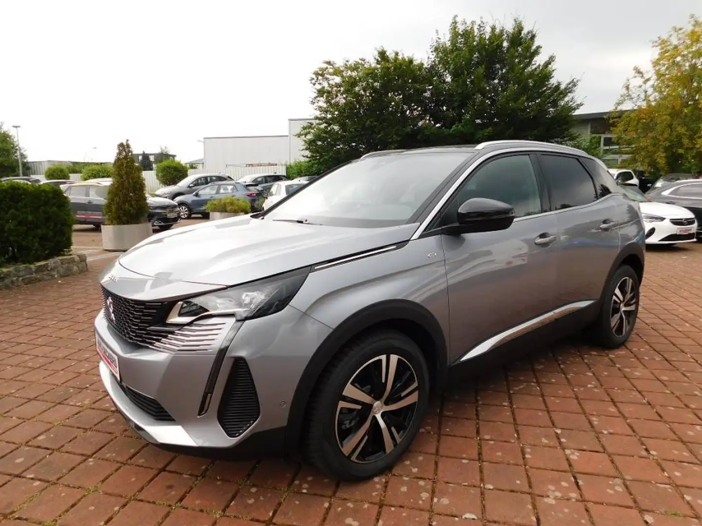 Peugeot 3008 1.5 Blue HDI 130 Autom GT Navi ACC SHZ LED Kamera Gris - 1