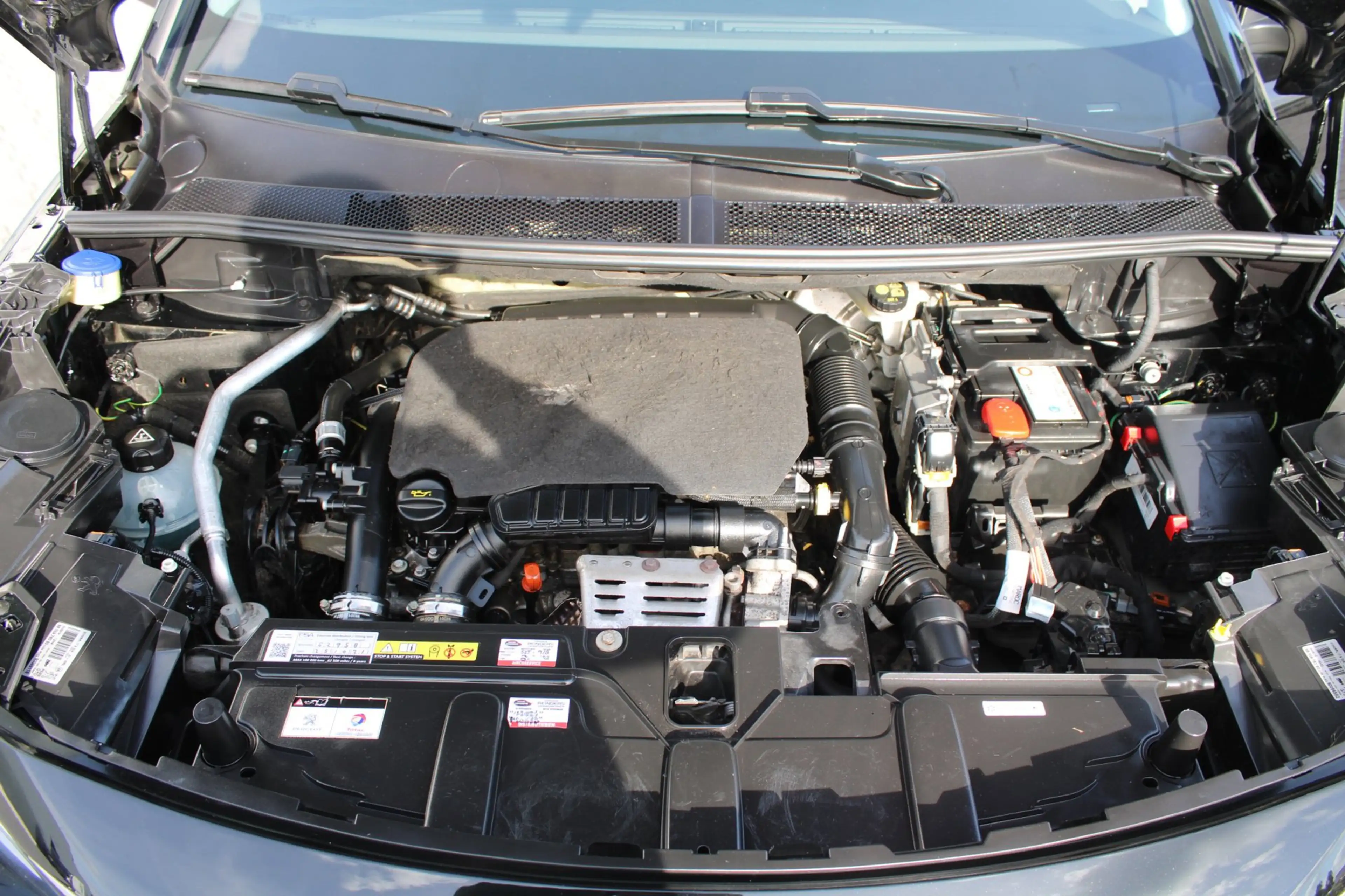 Peugeot 5008 1.2 PureTech Access 7 PERSOONS TREKHAAK NIEUWE DIS — photo 21